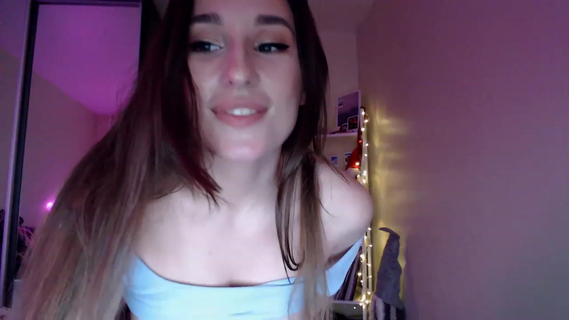 Gallery image thumbnail from Adriana_b's myfreecams stream on, 04/29/2023, 16:10 image 4 of 20