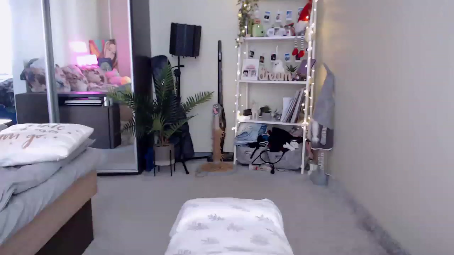 Gallery image thumbnail from Adriana_b's myfreecams stream on, 05/28/2023, 14:56 image 19 of 20