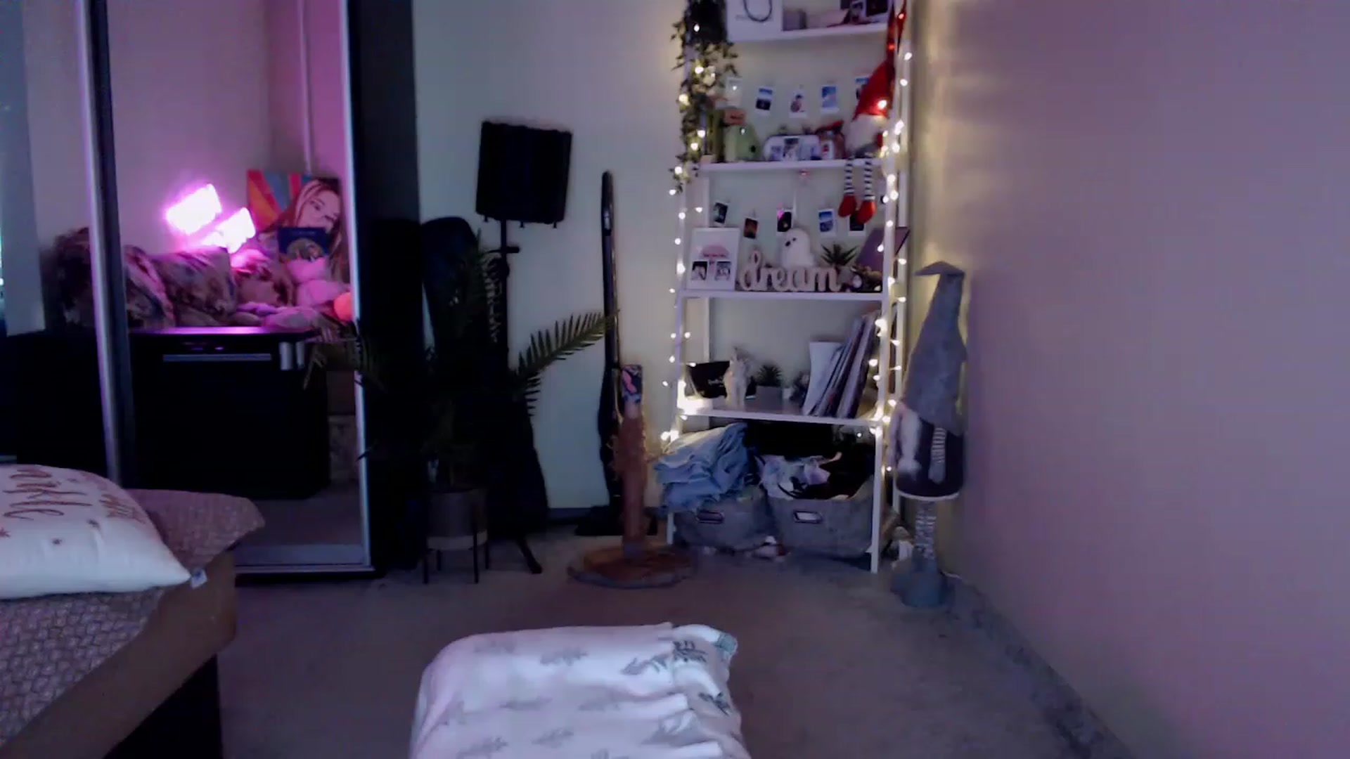 Gallery image thumbnail from Adriana_b's myfreecams stream on, 07/09/2023, 16:35 image 11 of 20