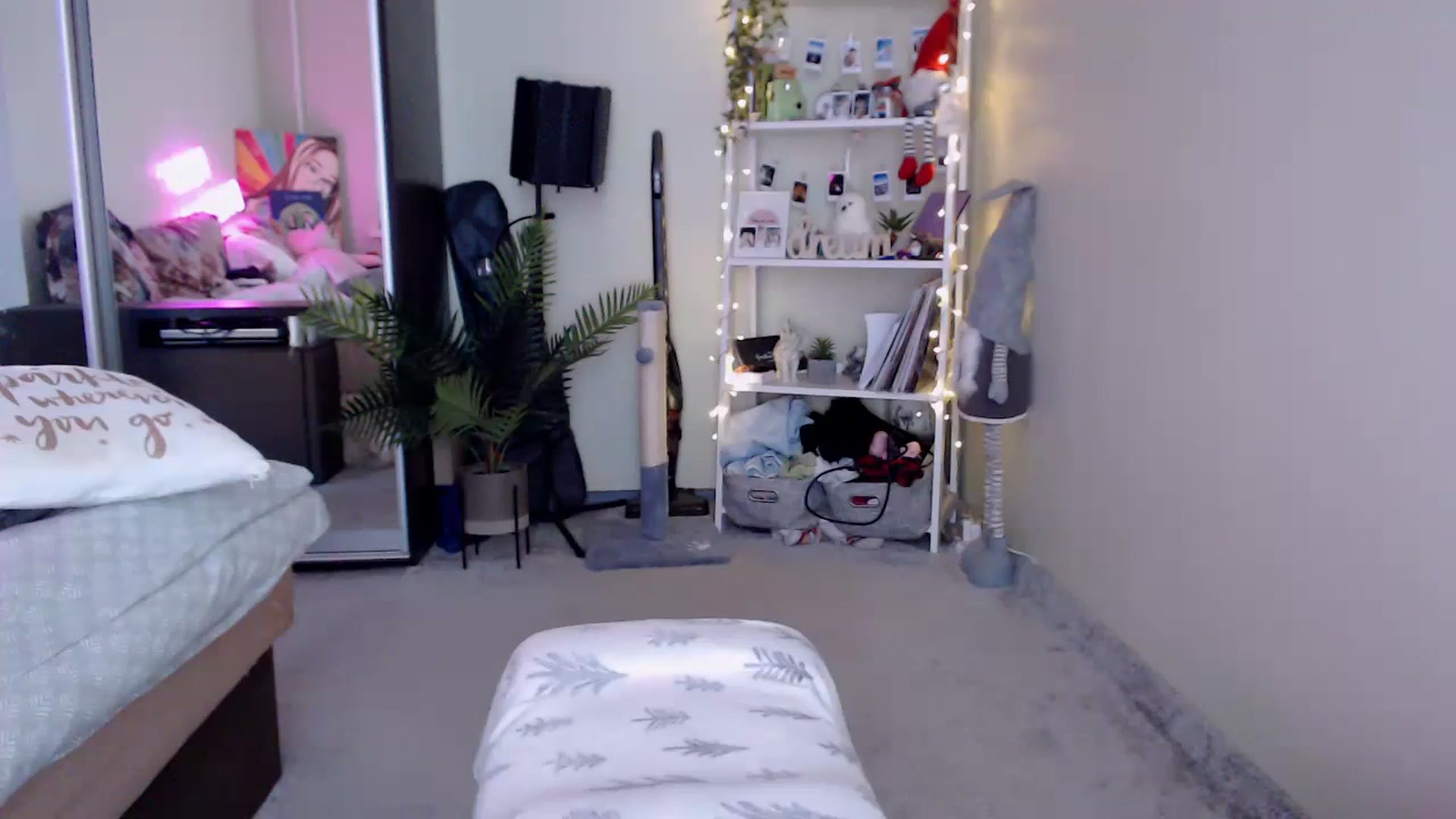 Gallery image thumbnail from Adriana_b's myfreecams stream on, 09/12/2023, 14:38 image 15 of 20