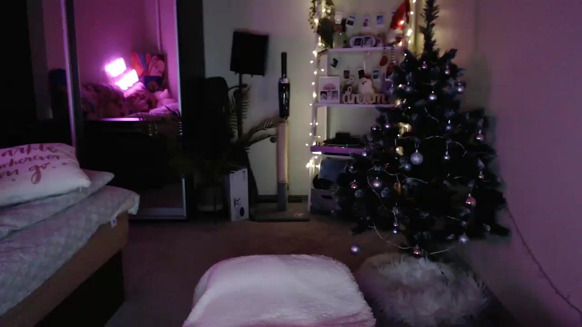 Gallery image thumbnail from Adriana_b's myfreecams stream on, 12/29/2023, 16:27 image 18 of 20