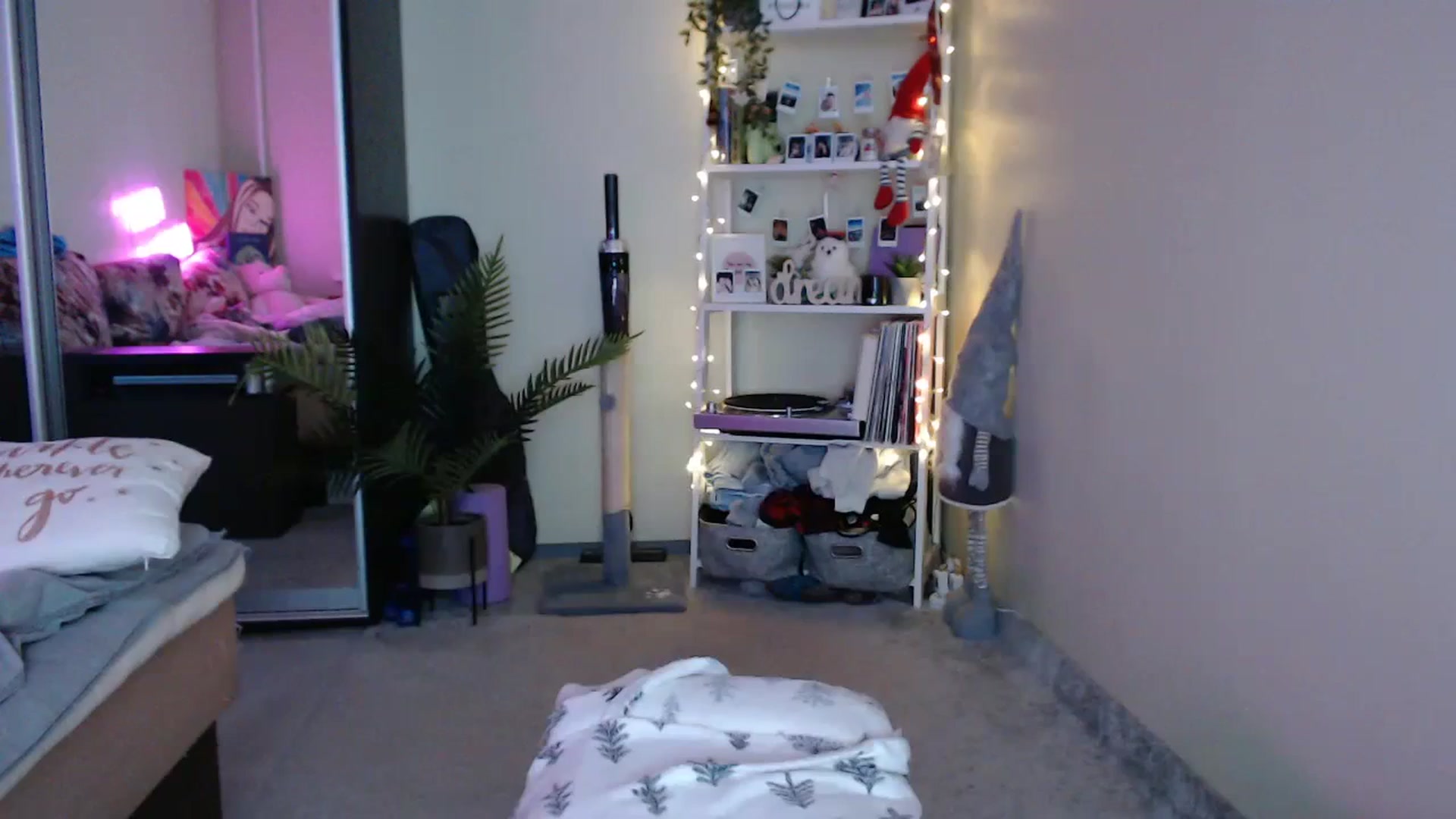 Gallery image thumbnail from Adriana_b's myfreecams stream on, 03/31/2024, 15:34 image 16 of 20