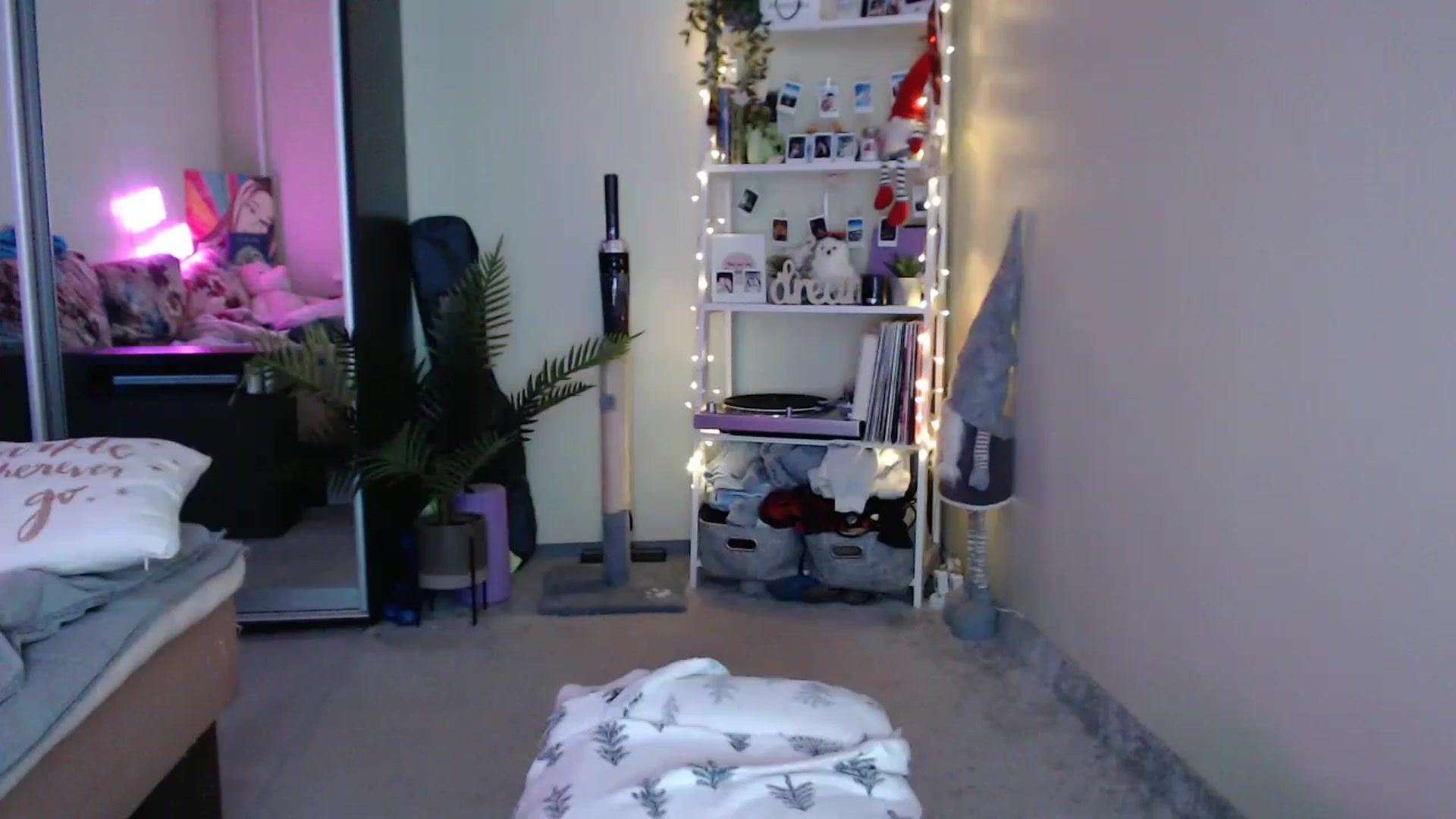 Gallery image thumbnail from Adriana_b's myfreecams stream on, 03/31/2024, 15:34 image 14 of 20