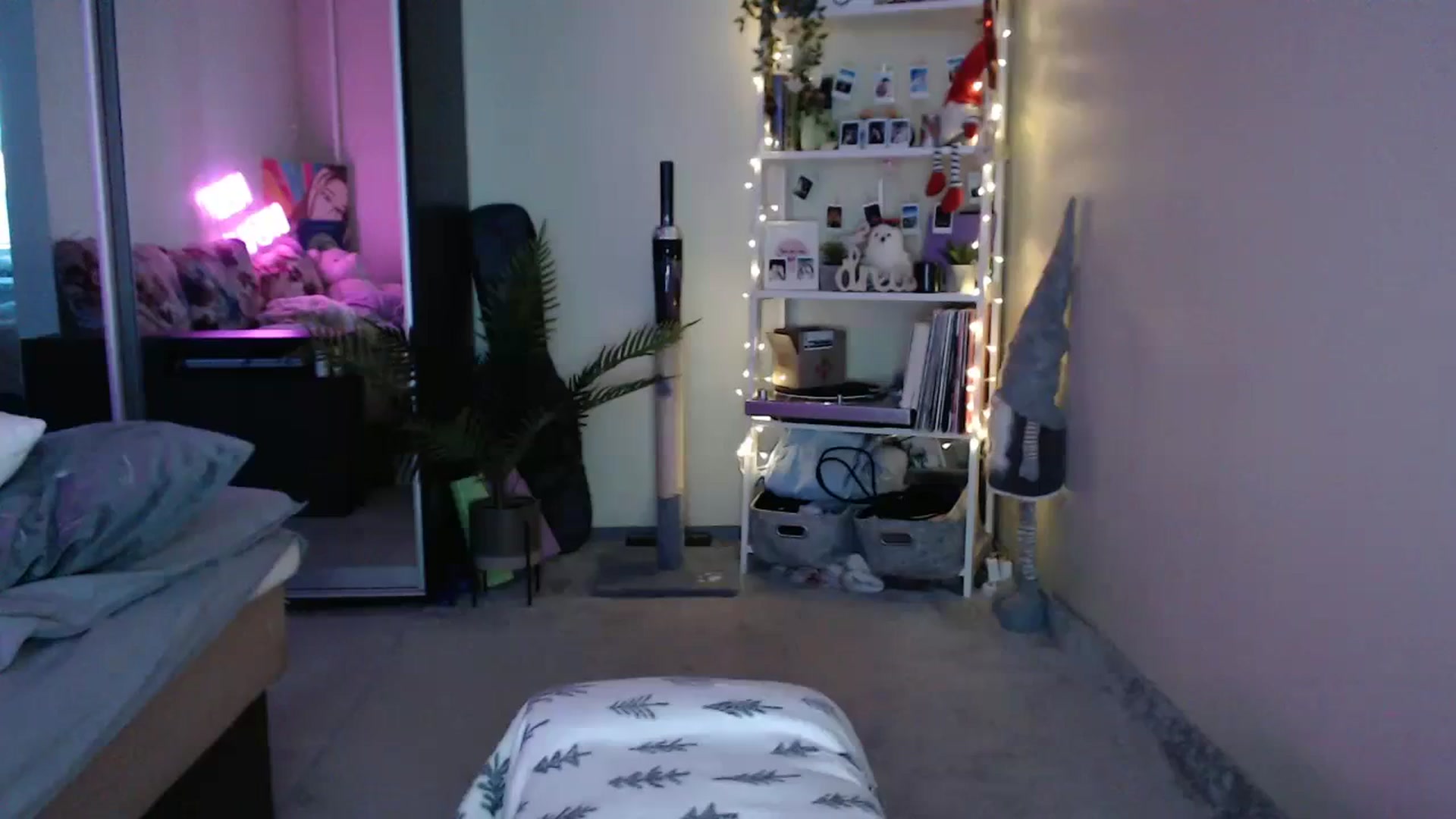 Gallery image thumbnail from Adriana_b's myfreecams stream on, 04/14/2024, 16:13 image 4 of 20