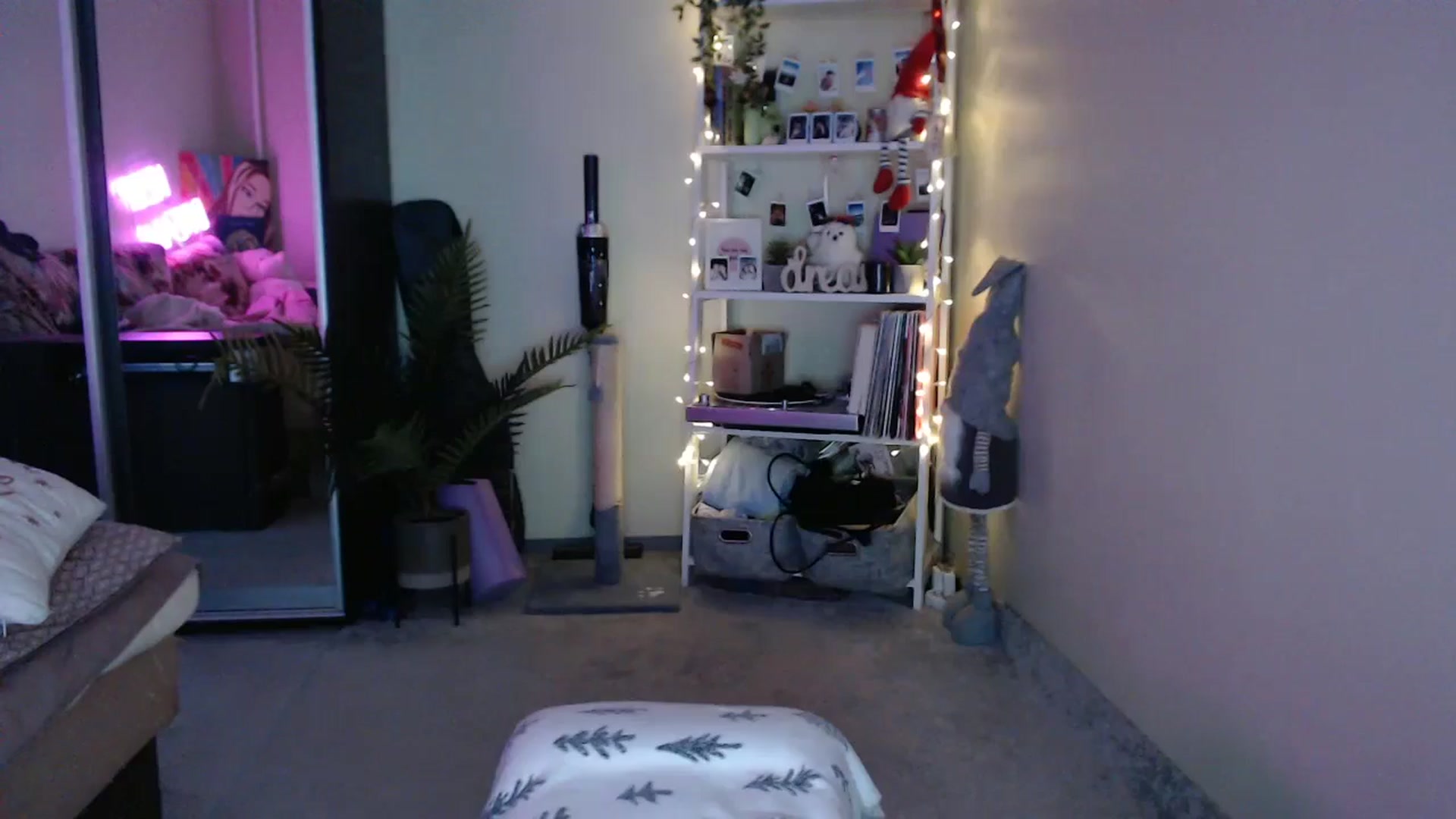 Gallery image thumbnail from Adriana_b's myfreecams stream on, 05/04/2024, 15:56 image 2 of 20