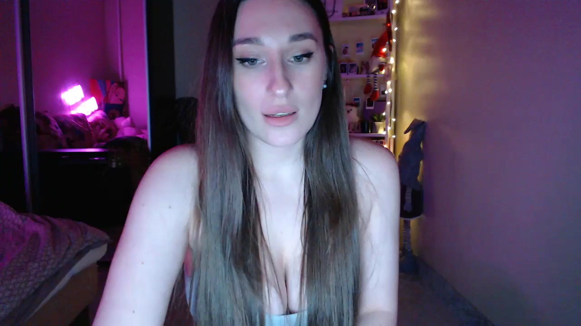 Gallery image thumbnail from Adriana_b's myfreecams stream on, 05/05/2024, 17:45 image 7 of 20