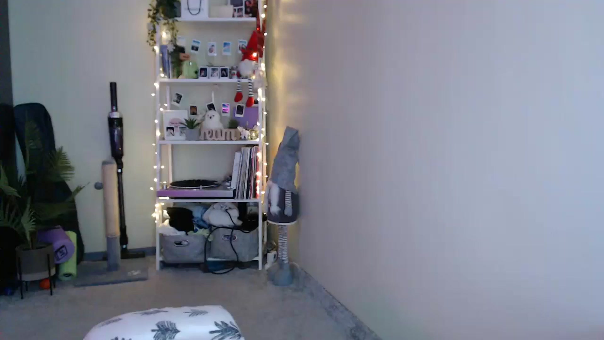 Gallery image thumbnail from Adriana_b's myfreecams stream on, 06/09/2024, 15:49 image 18 of 20