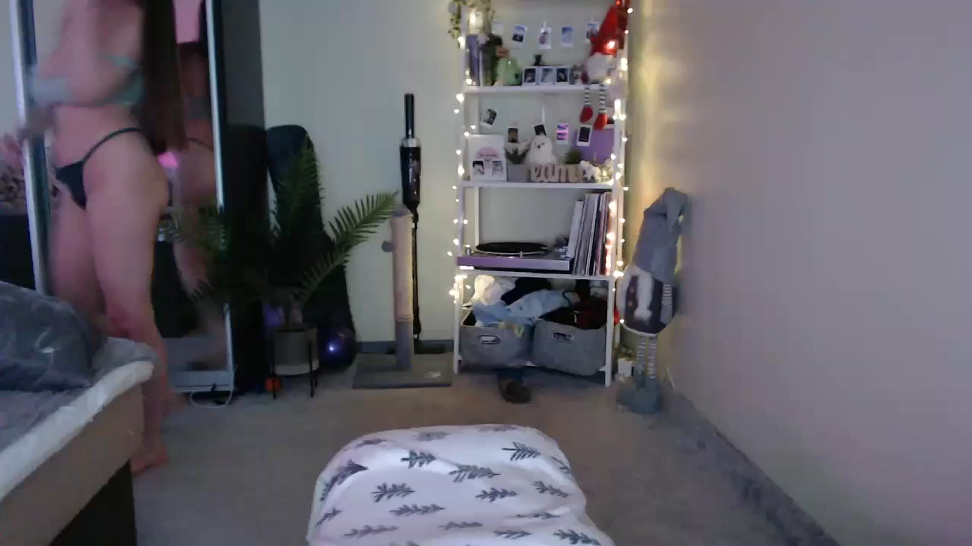 Gallery image thumbnail from Adriana_b's myfreecams stream on, 07/14/2024, 16:07 image 1 of 20