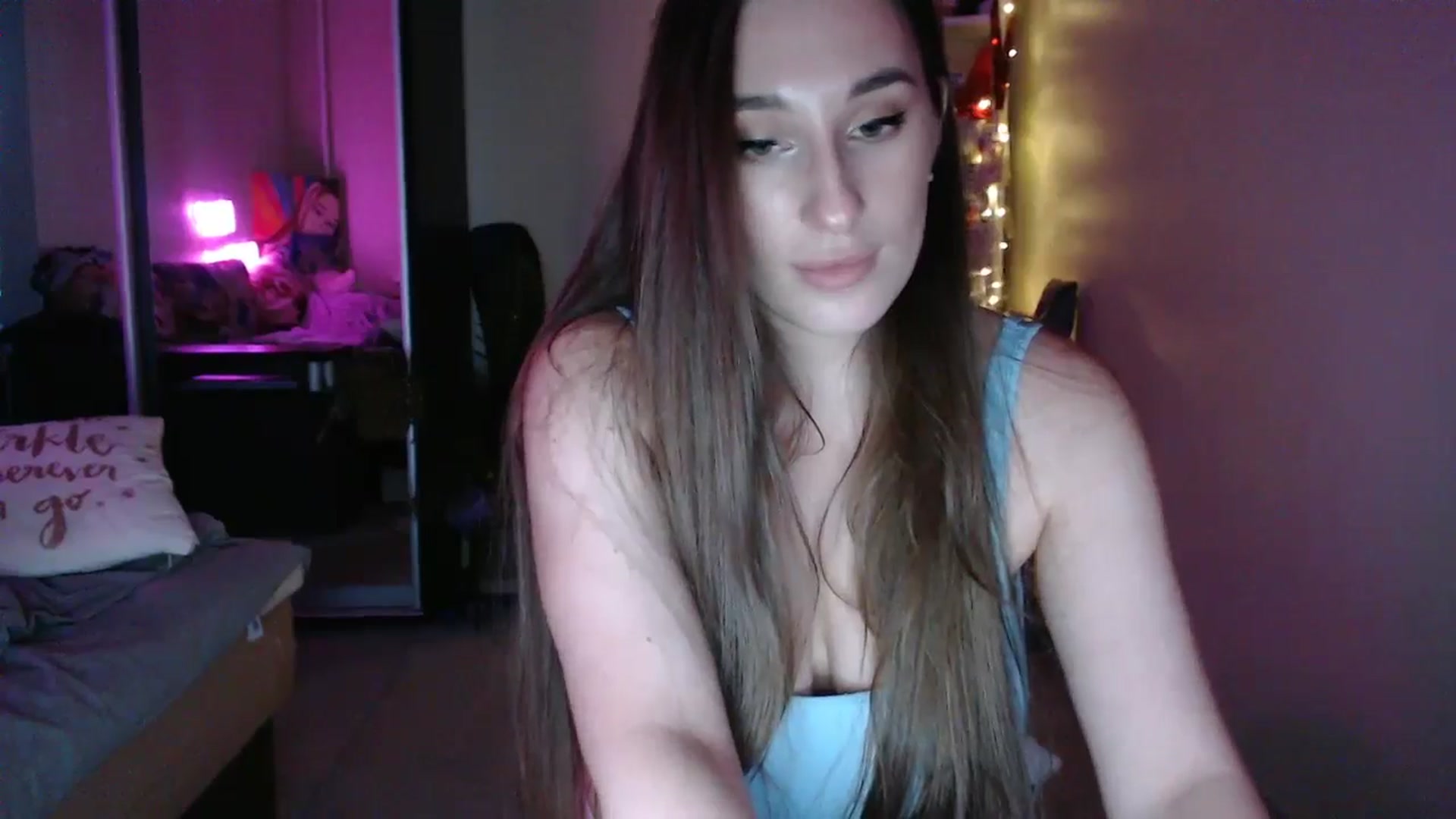 Gallery image thumbnail from Adriana_b's myfreecams stream on, 08/11/2024, 17:01 image 18 of 20