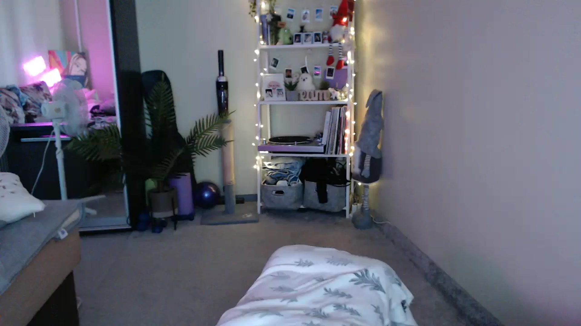 Gallery image thumbnail from Adriana_b's myfreecams stream on, 08/25/2024, 16:53 image 7 of 20