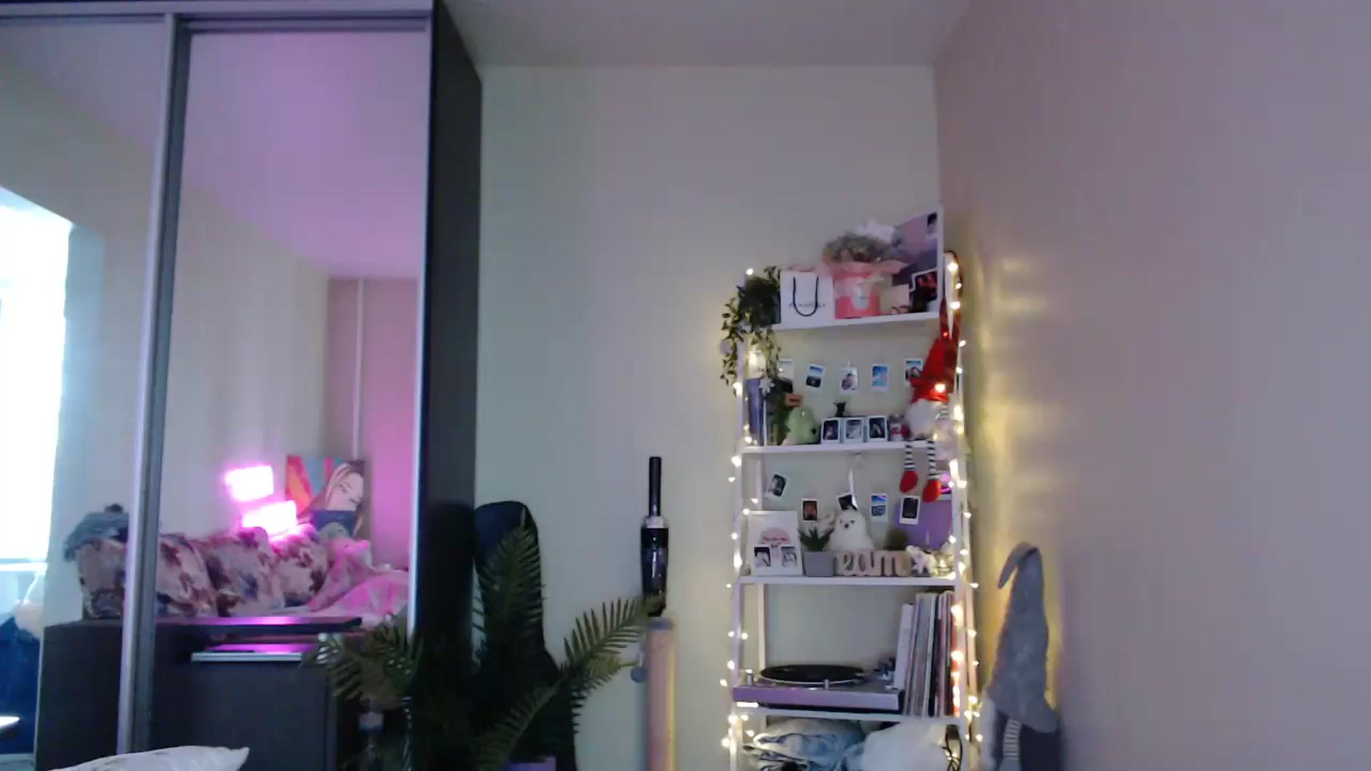 Gallery image thumbnail from Adriana_b's myfreecams stream on, 08/31/2024, 15:25 image 9 of 20