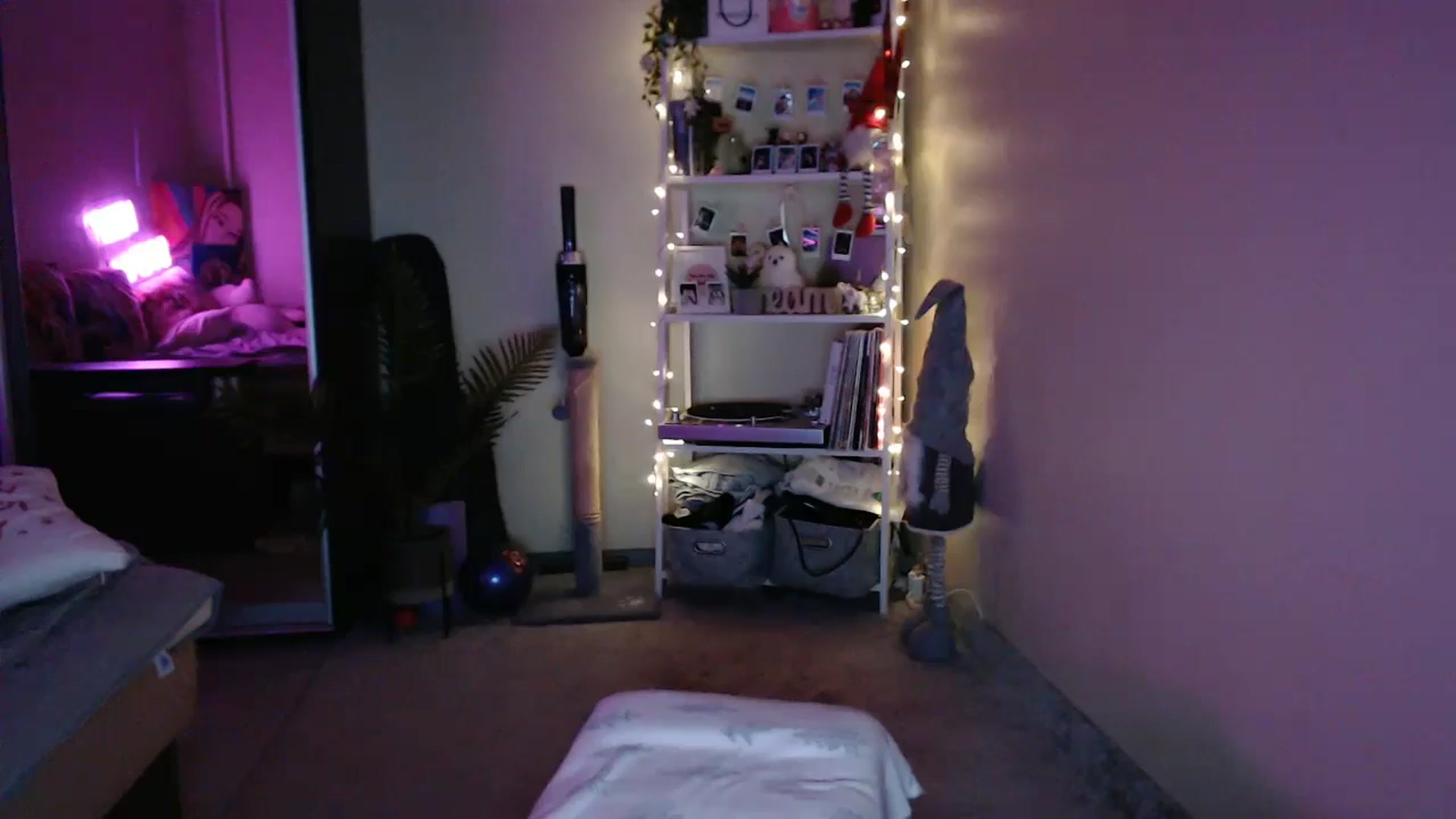 Gallery image thumbnail from Adriana_b's myfreecams stream on, 09/08/2024, 17:32 image 18 of 20