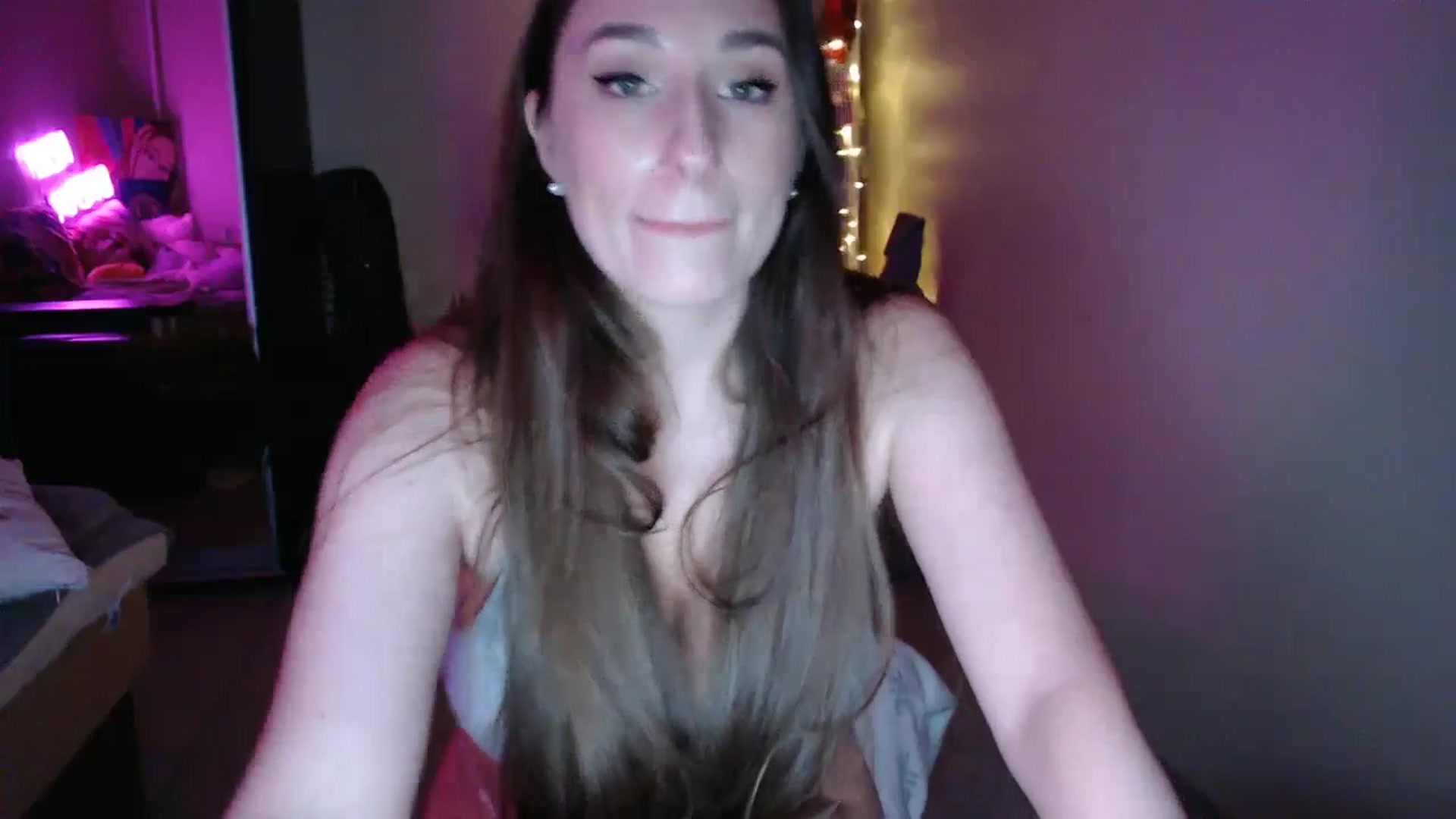 Gallery image thumbnail from Adriana_b's myfreecams stream on, 09/20/2024, 16:03 image 20 of 20