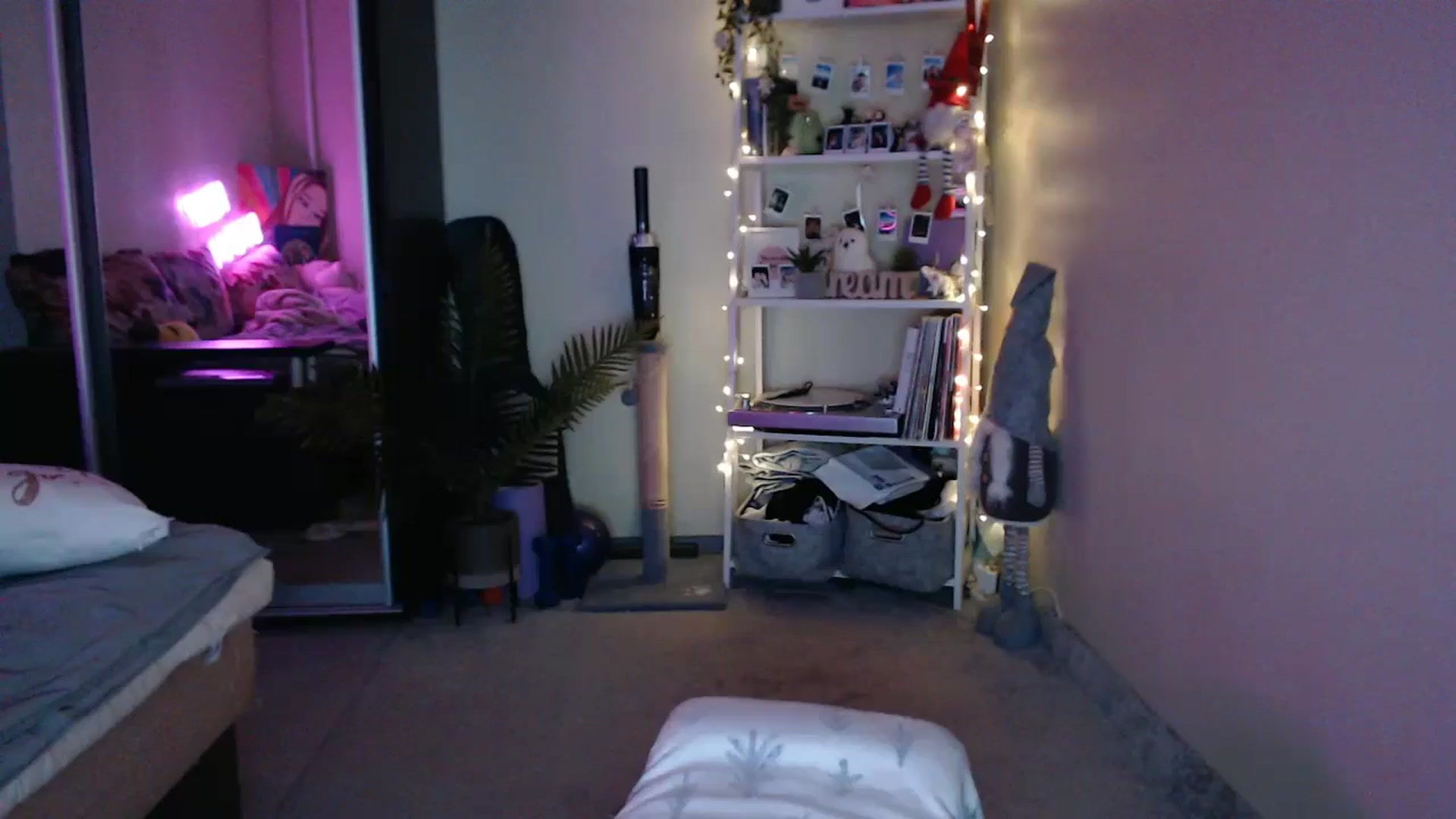 Gallery image thumbnail from Adriana_b's myfreecams stream on, 09/21/2024, 16:24 image 9 of 20