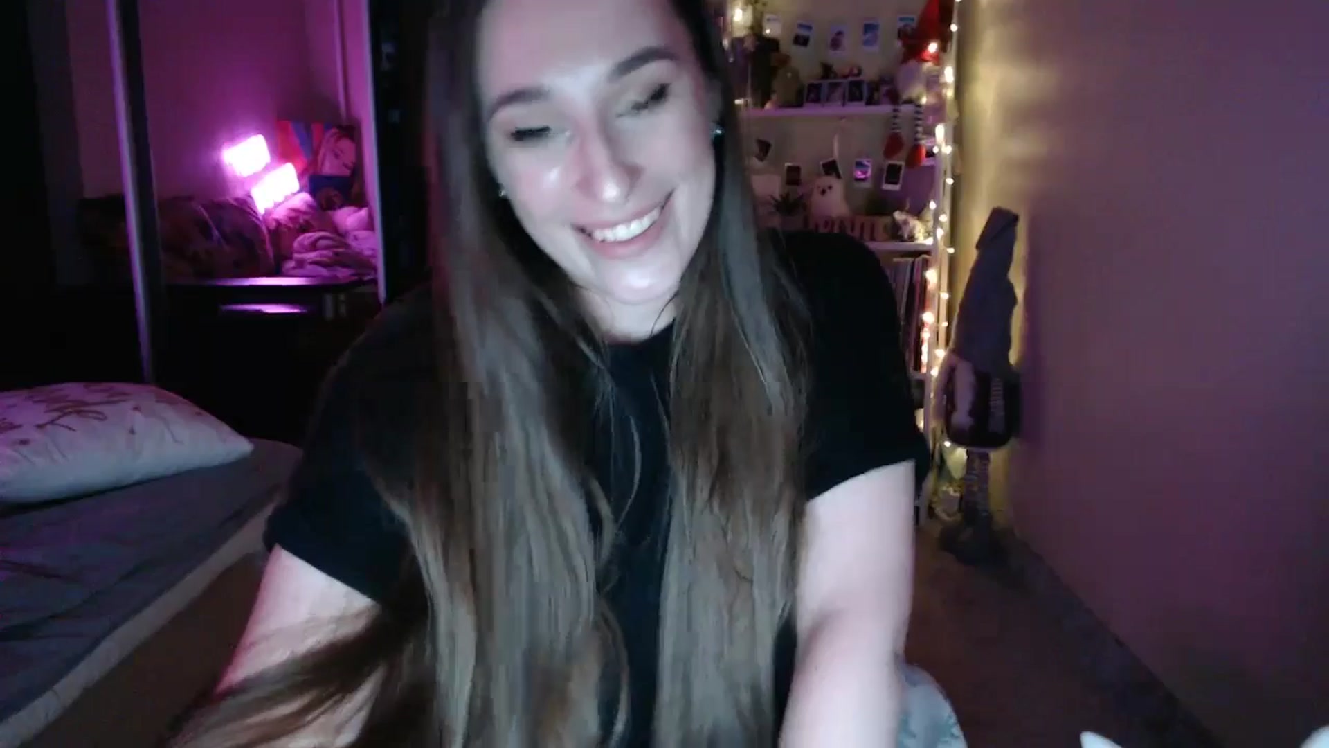 Gallery image thumbnail from Adriana_b's myfreecams stream on, 09/21/2024, 18:02 image 20 of 20