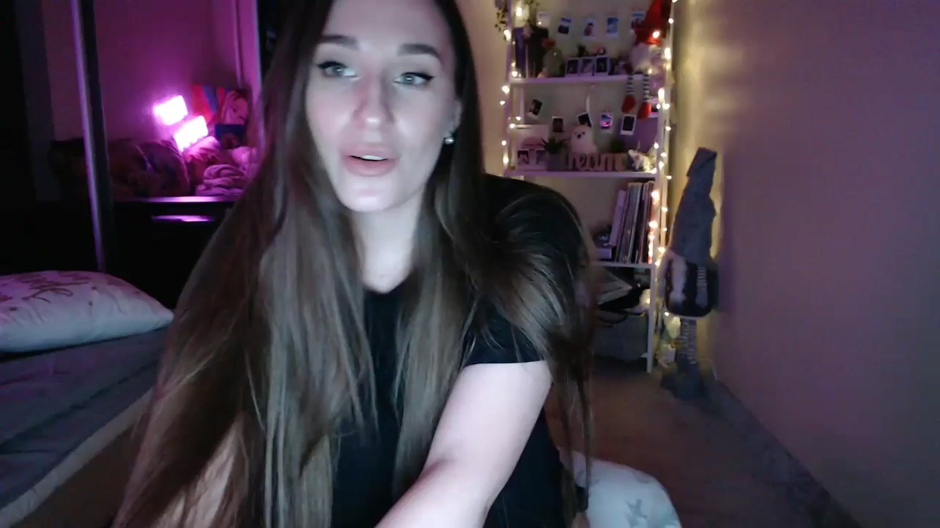 Gallery image thumbnail from Adriana_b's myfreecams stream on, 09/21/2024, 18:02 image 1 of 20