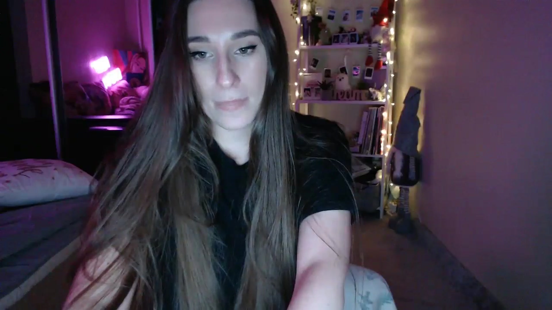 Gallery image thumbnail from Adriana_b's myfreecams stream on, 09/21/2024, 18:02 image 5 of 20