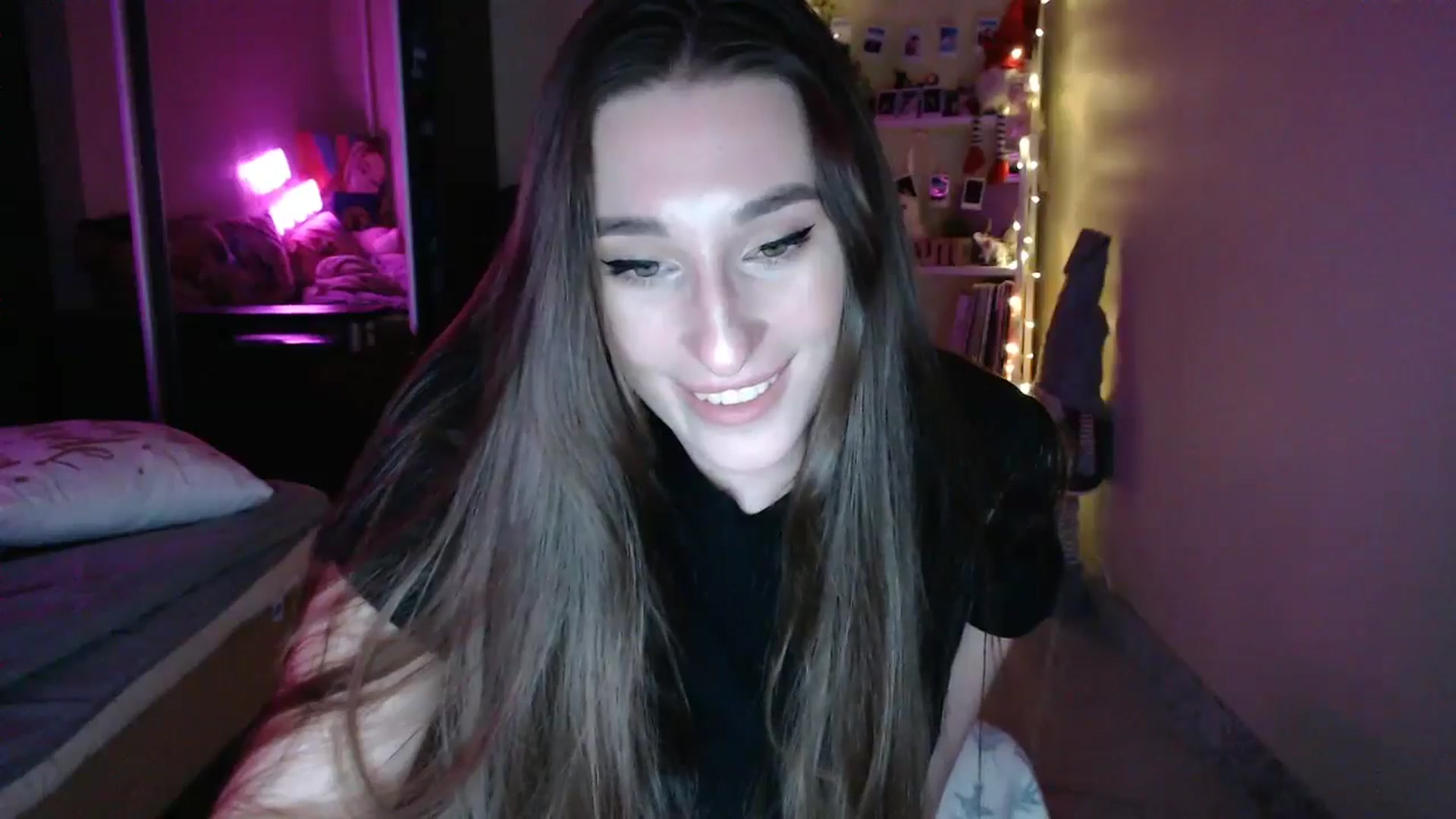 Gallery image thumbnail from Adriana_b's myfreecams stream on, 09/21/2024, 18:02 image 6 of 20