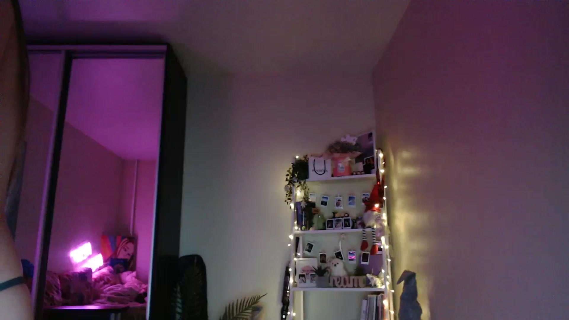 Gallery image thumbnail from Adriana_b's myfreecams stream on, 10/06/2024, 15:35 image 8 of 20