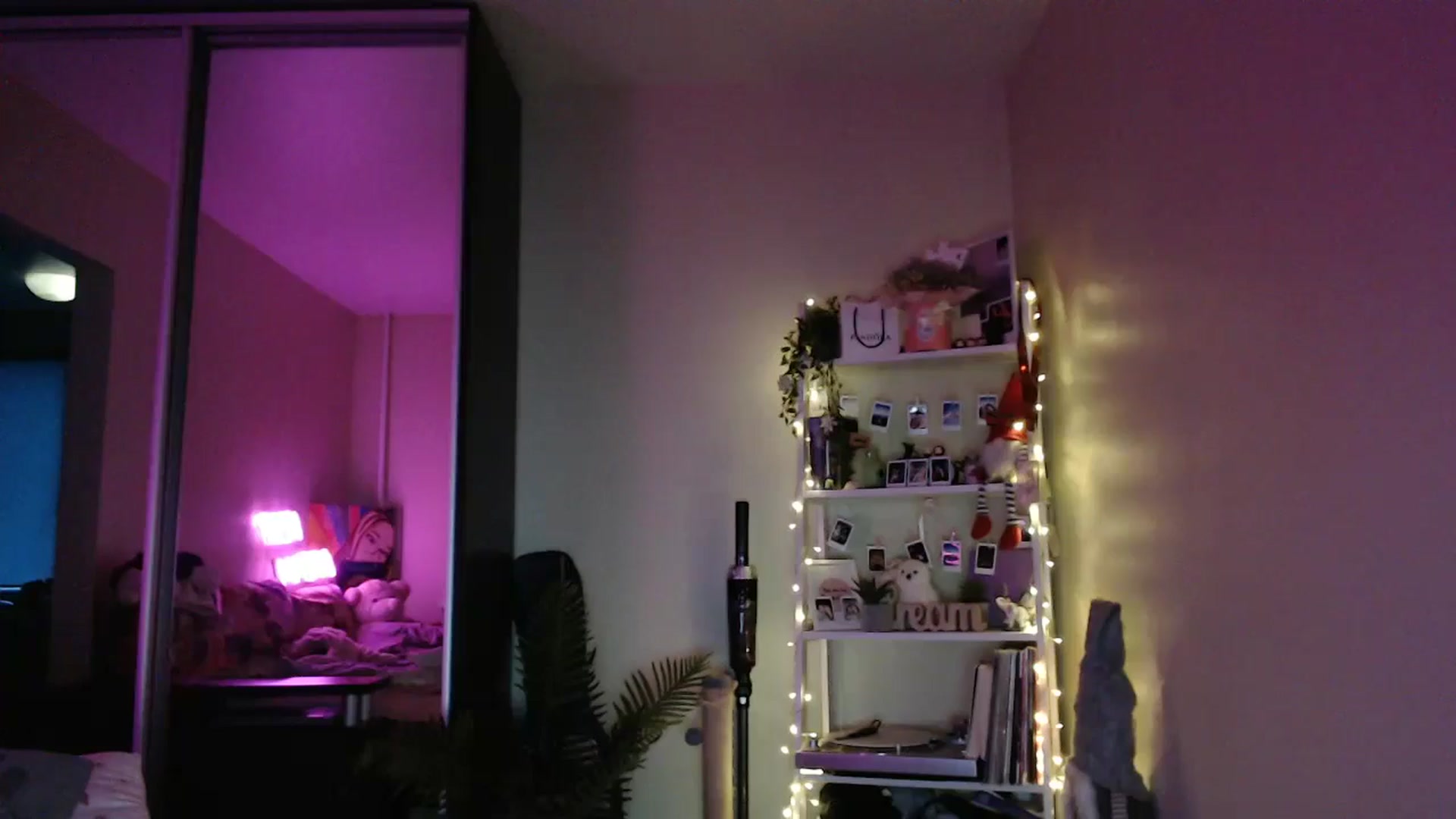 Gallery image thumbnail from Adriana_b's myfreecams stream on, 10/18/2024, 15:03 image 8 of 20