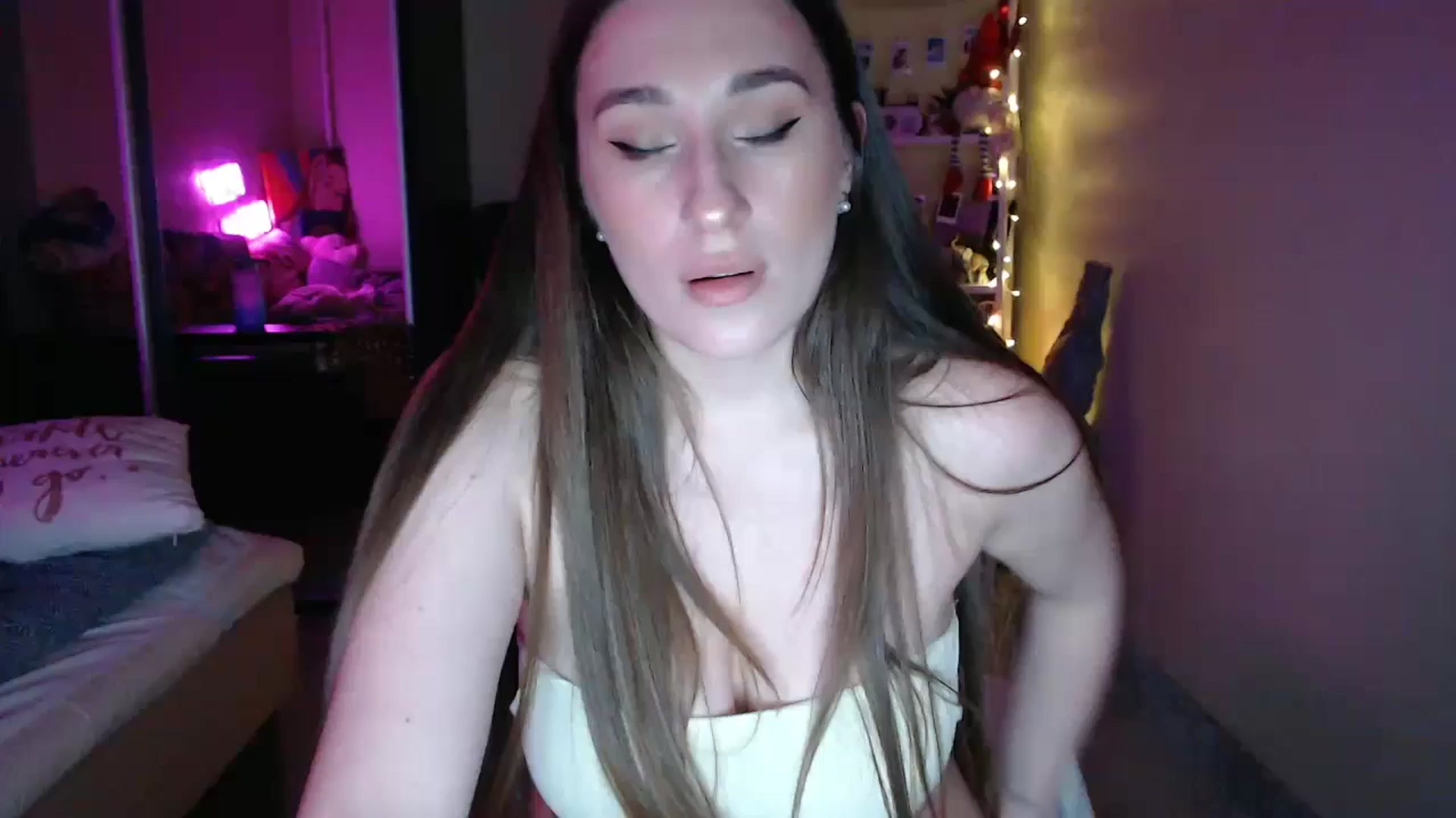 Gallery image thumbnail from Adriana_b's myfreecams stream on, 11/02/2024, 17:26 image 12 of 20