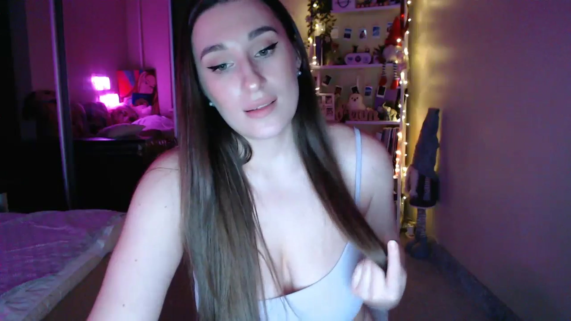 Gallery image thumbnail from Adriana_b's myfreecams stream on, 11/10/2024, 17:57 image 7 of 20
