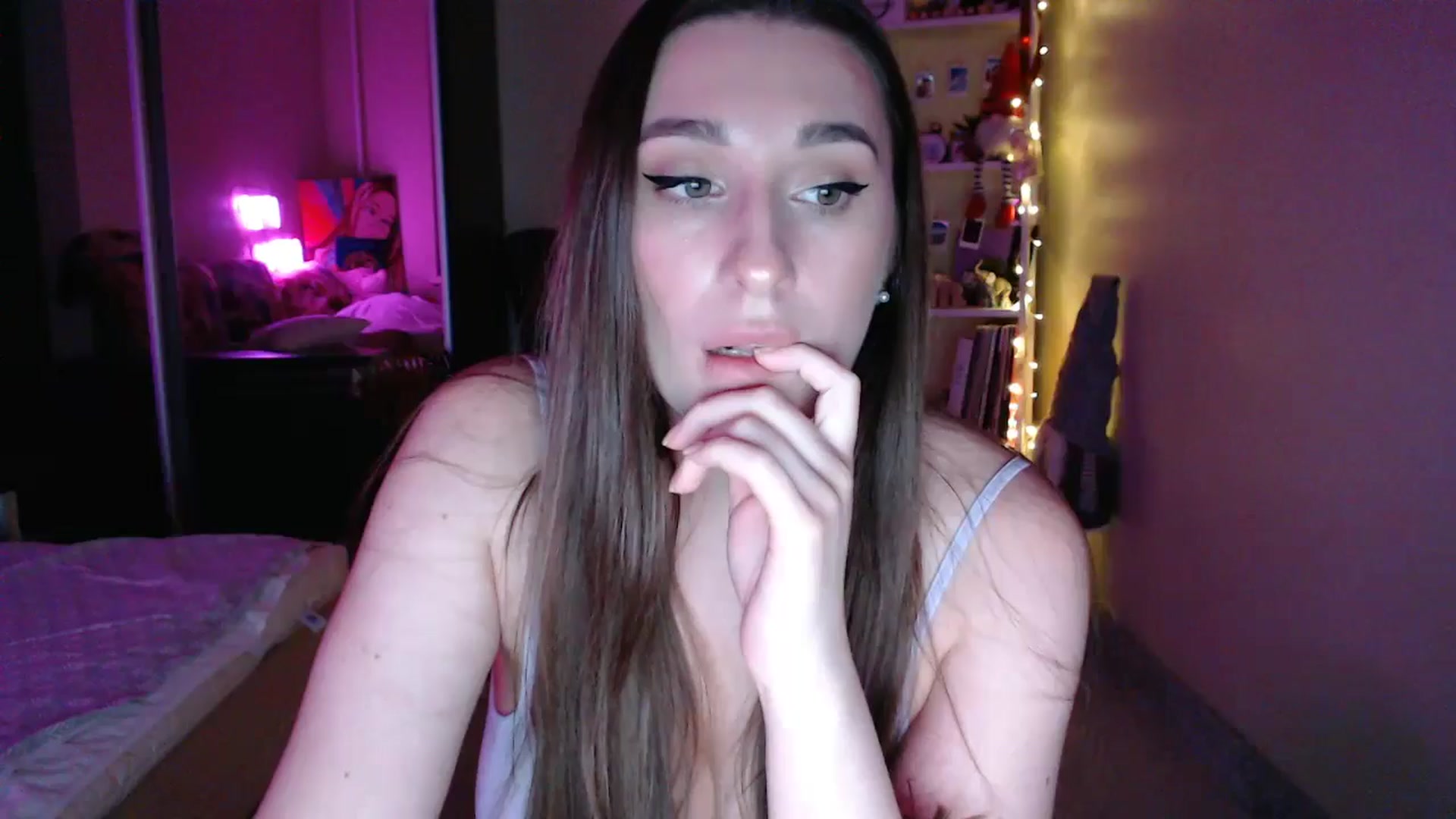 Gallery image thumbnail from Adriana_b's myfreecams stream on, 11/10/2024, 17:57 image 1 of 20