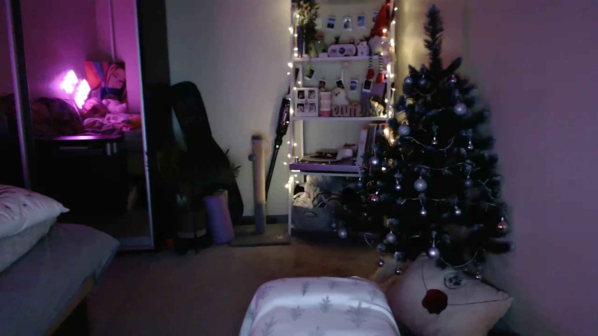 Gallery image thumbnail from Adriana_b's myfreecams stream on, 12/21/2024, 17:51 image 19 of 20