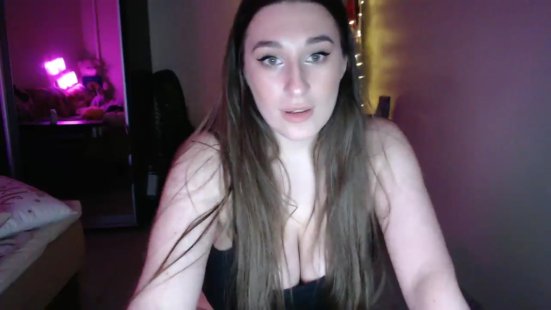 Gallery image thumbnail from Adriana_b's myfreecams stream on, 03/16/2025, 18:29 image 5 of 20