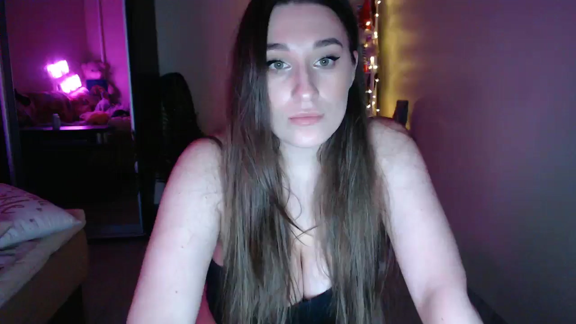 Gallery image thumbnail from Adriana_b's myfreecams stream on, 03/16/2025, 18:29 image 18 of 20