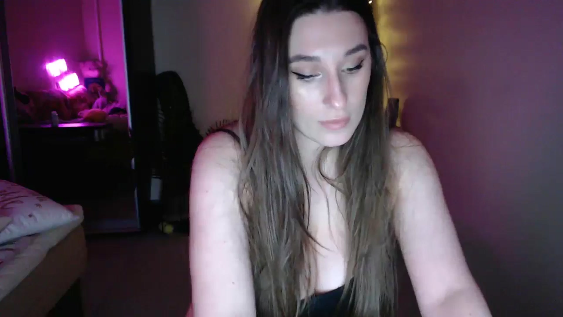 Gallery image thumbnail from Adriana_b's myfreecams stream on, 03/16/2025, 18:29 image 10 of 20