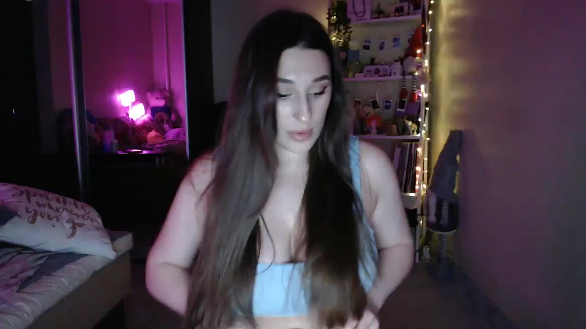 Gallery image thumbnail from Adriana_b's myfreecams stream on, 03/22/2025, 18:05 image 1 of 20