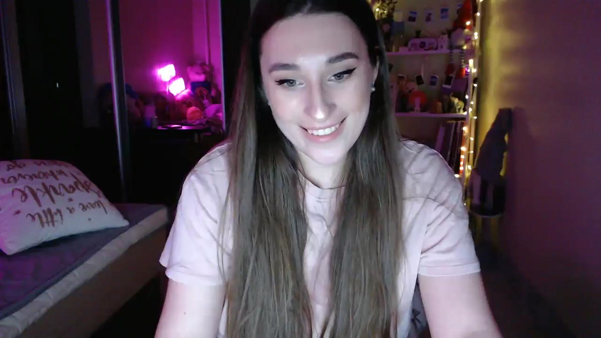 Gallery image thumbnail from Adriana_b's myfreecams stream on, 03/22/2025, 18:51 image 3 of 20