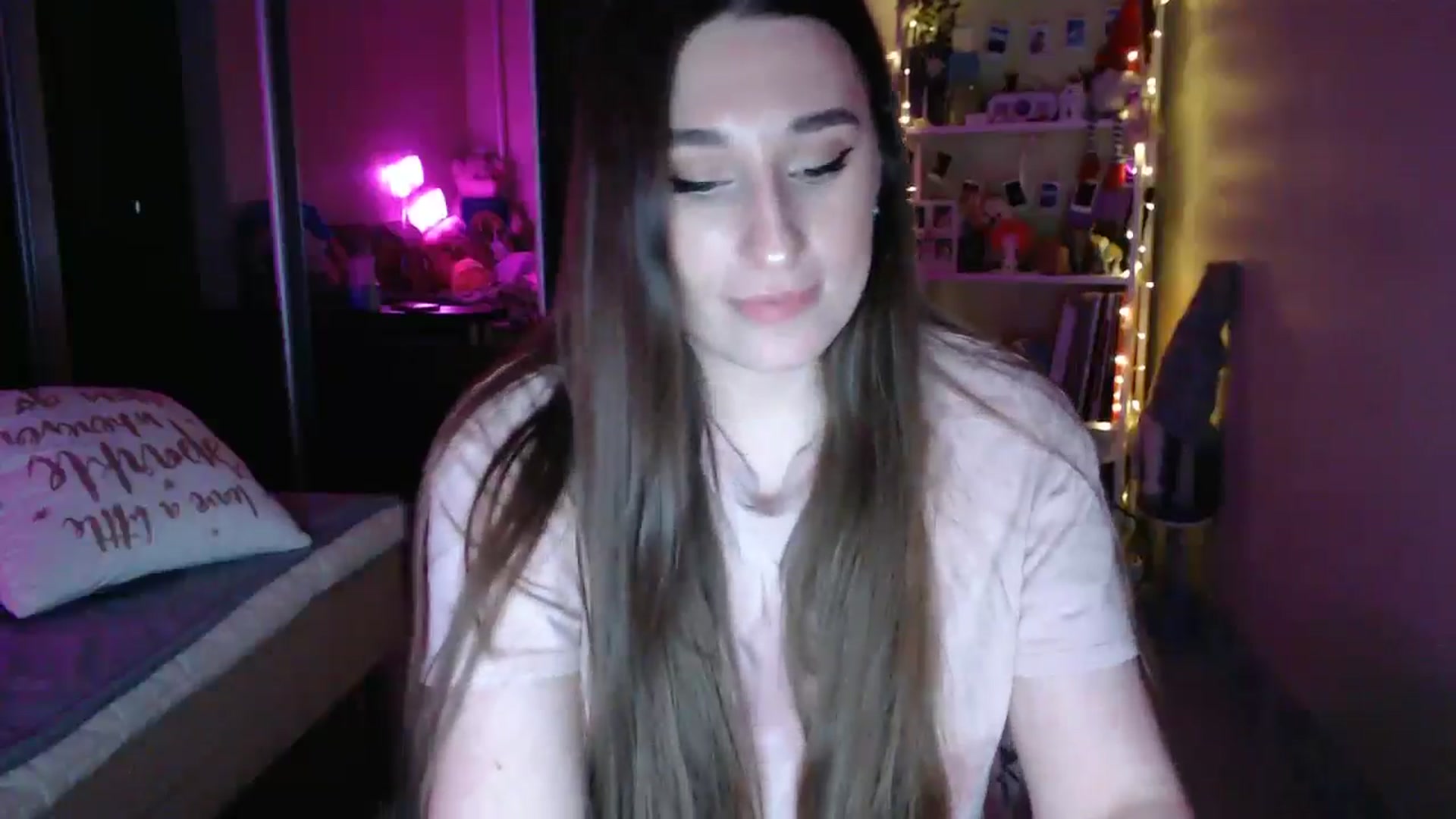 Gallery image thumbnail from Adriana_b's myfreecams stream on, 03/22/2025, 18:51 image 8 of 20