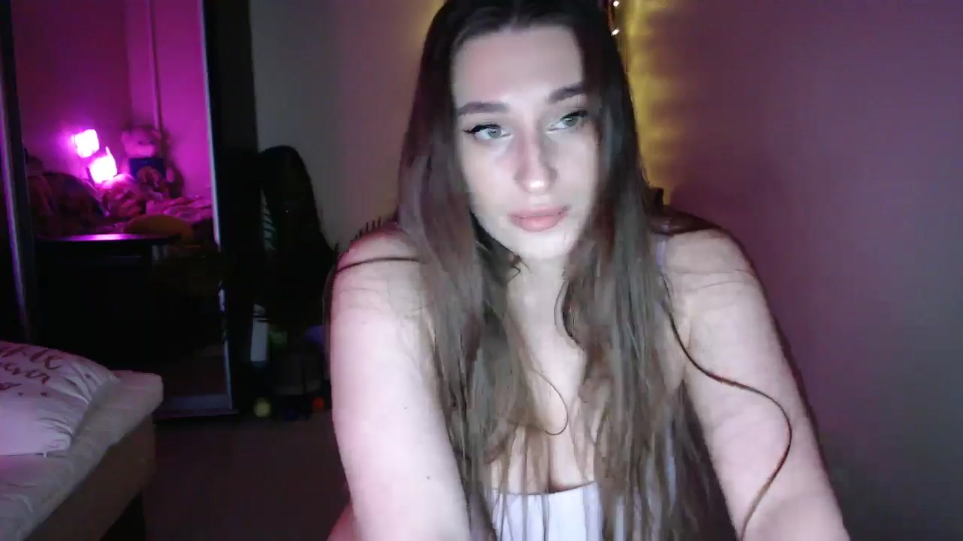 Gallery image thumbnail from Adriana_b's myfreecams stream on, 03/29/2025, 18:10 image 3 of 20