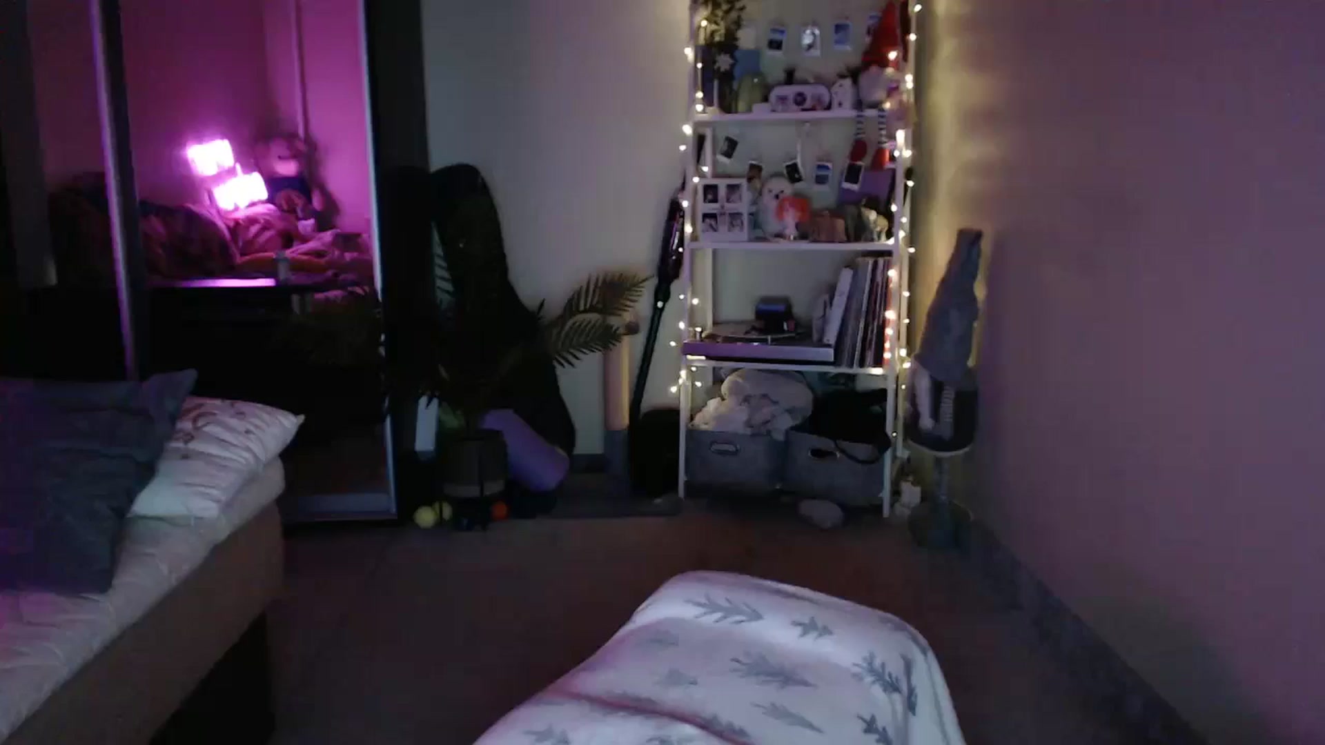 Gallery image thumbnail from Adriana_b's myfreecams stream on, 04/06/2025, 17:14 image 19 of 20