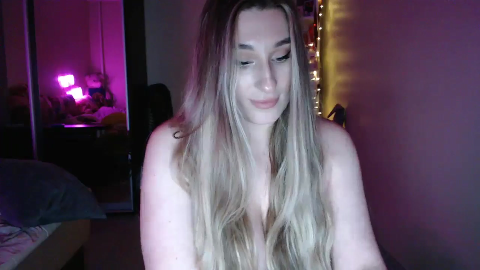 Gallery image thumbnail from Adriana_b's myfreecams stream on, 05/10/2025, 18:33 image 3 of 20