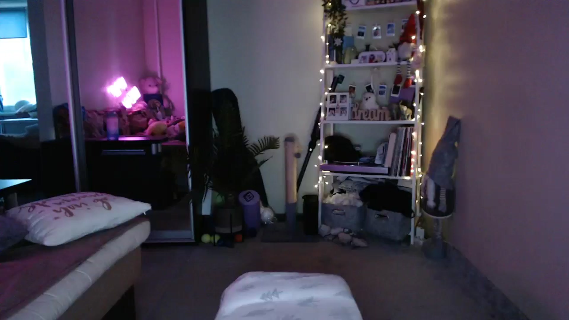 Gallery image thumbnail from Adriana_b's myfreecams stream on, 05/18/2025, 17:14 image 14 of 20