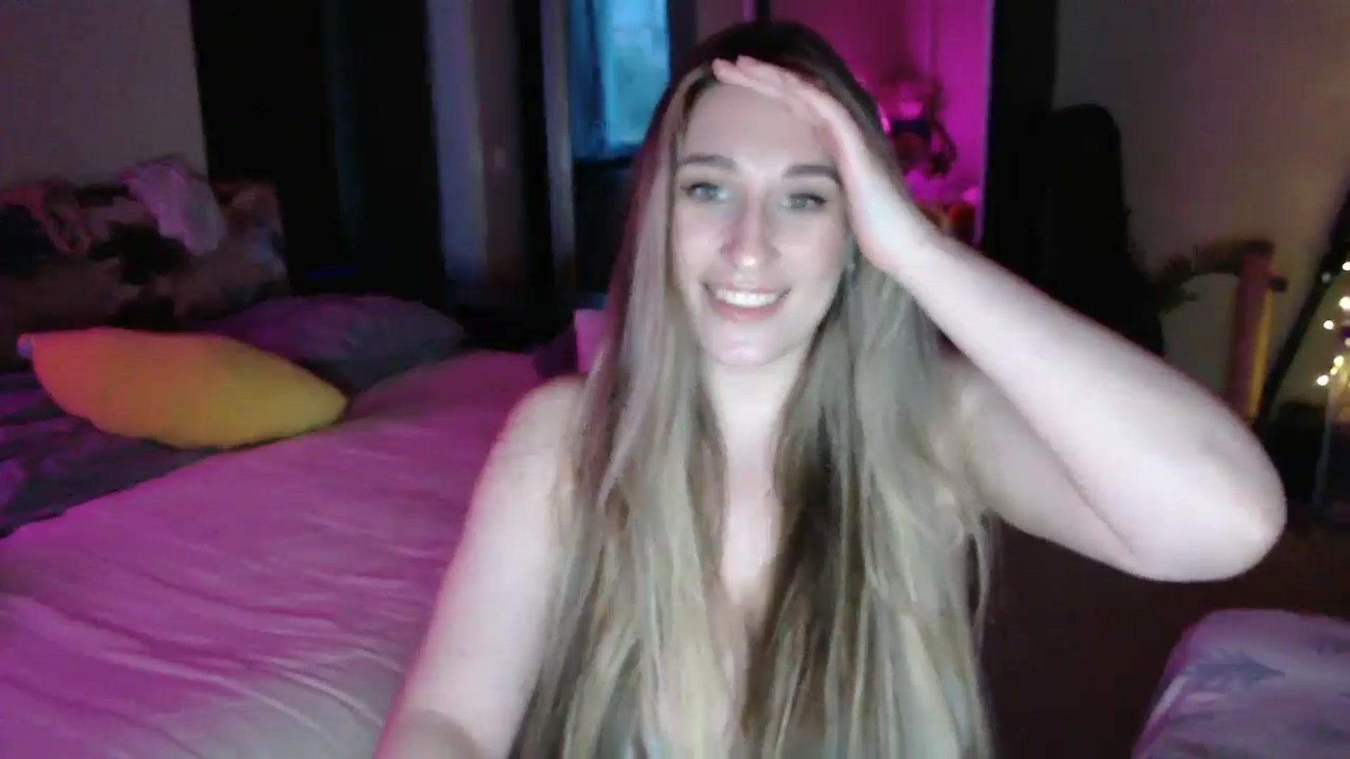 Gallery image thumbnail from Adriana_b's myfreecams stream on, 05/31/2025, 17:46 image 20 of 20