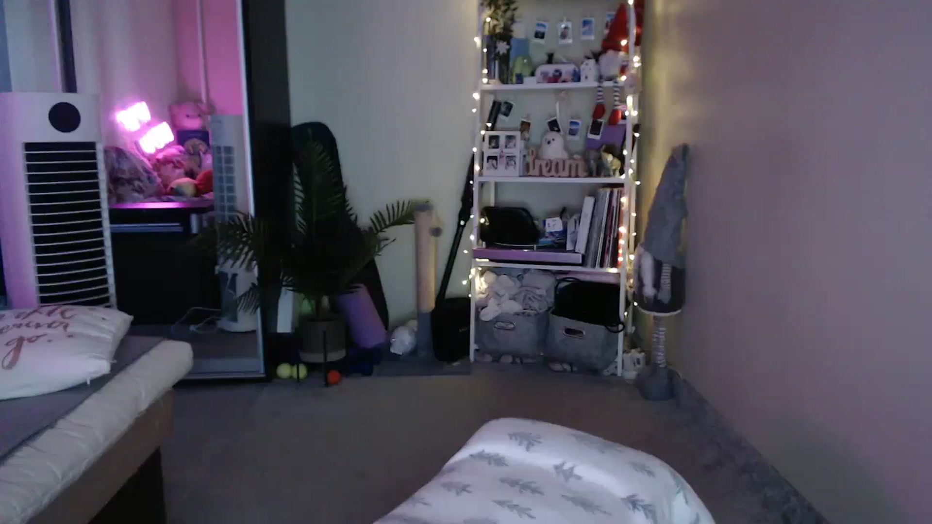 Gallery image thumbnail from Adriana_b's myfreecams stream on, 06/14/2025, 17:08 image 15 of 20