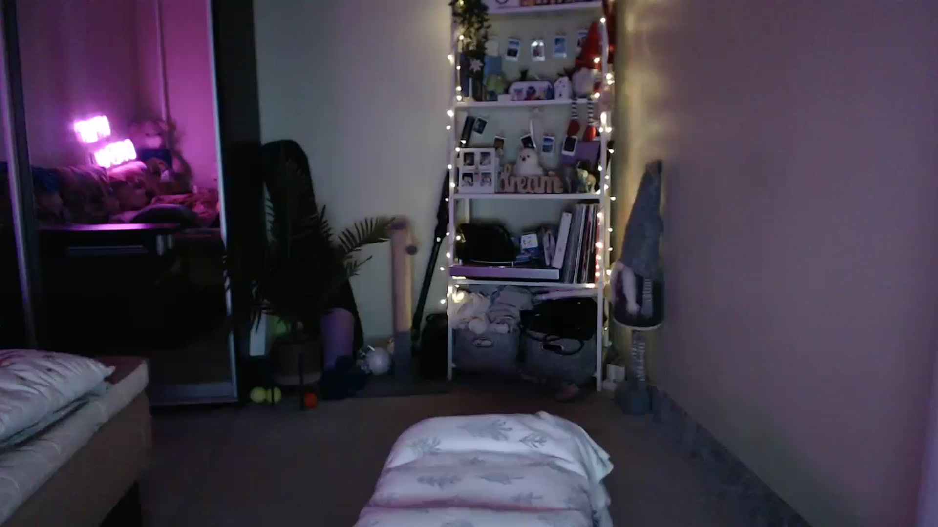 Gallery image thumbnail from Adriana_b's myfreecams stream on, 06/21/2025, 17:17 image 18 of 20
