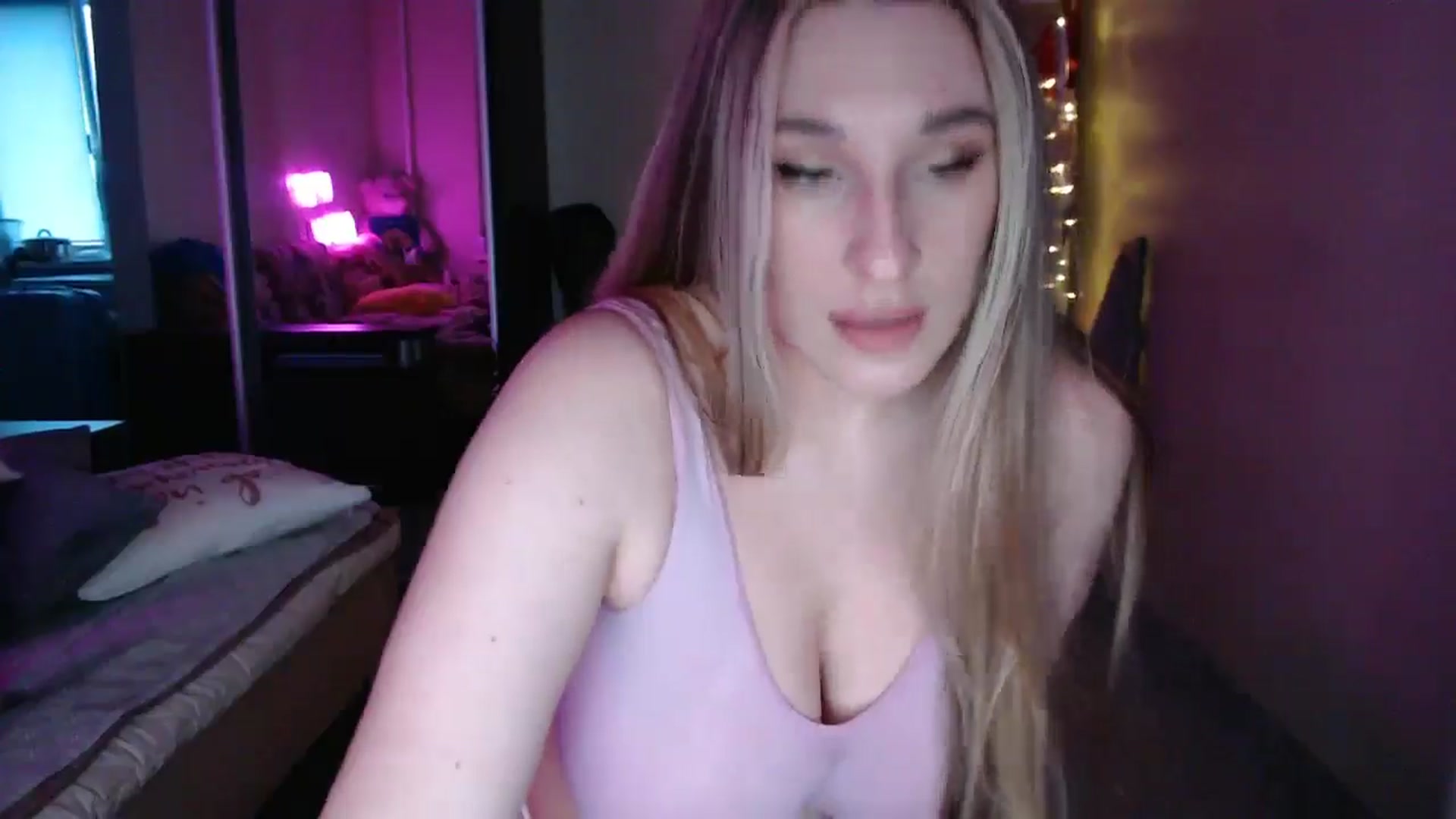 Gallery image thumbnail from Adriana_b's myfreecams stream on, 06/22/2025, 16:56 image 8 of 20