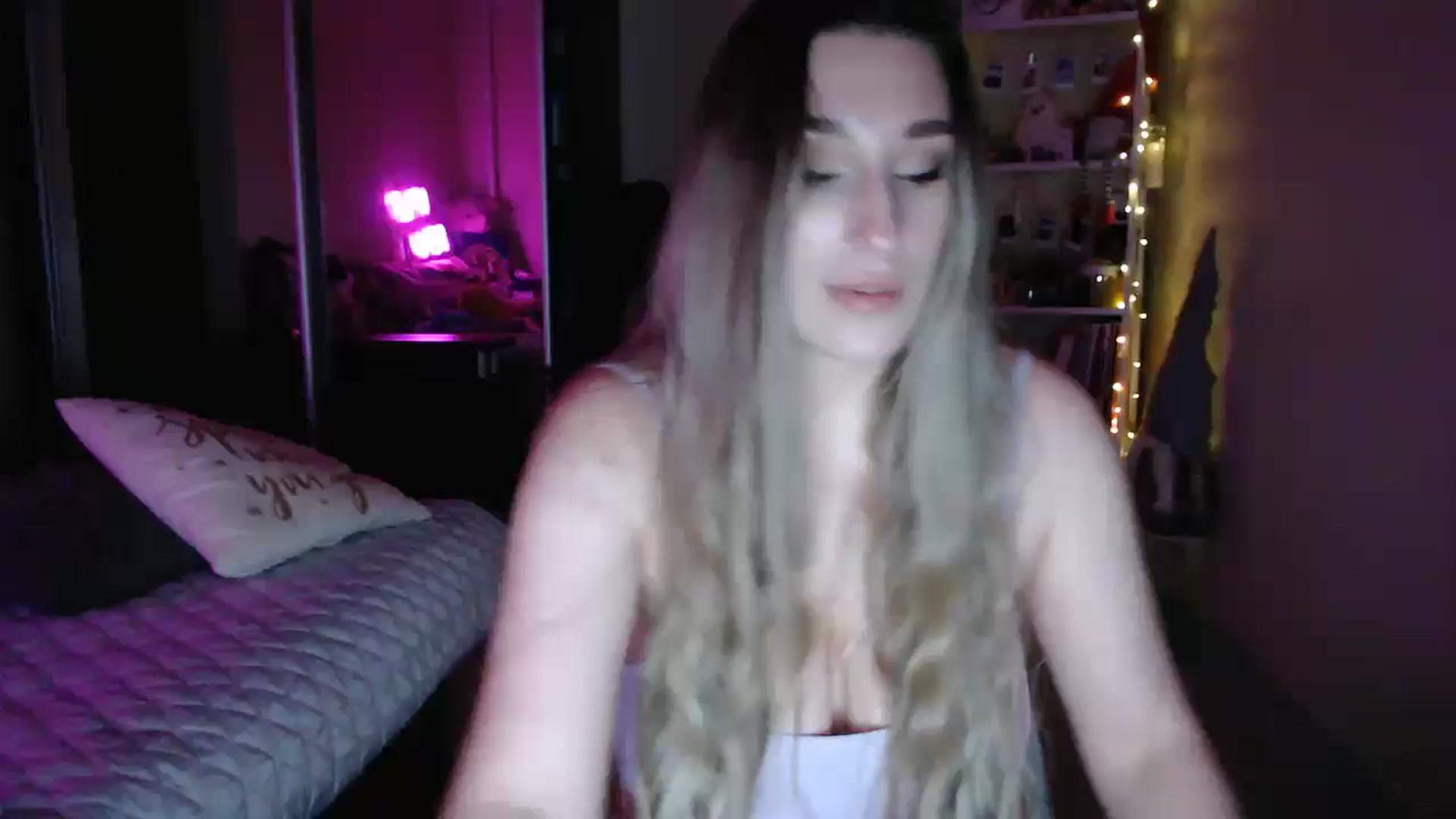 Gallery image thumbnail from Adriana_b's myfreecams stream on, 03/01/2026, 18:27 image 8 of 20