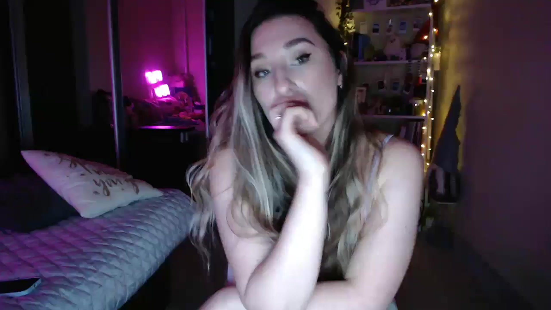 Gallery image thumbnail from Adriana_b's myfreecams stream on, 03/01/2026, 18:27 image 18 of 20