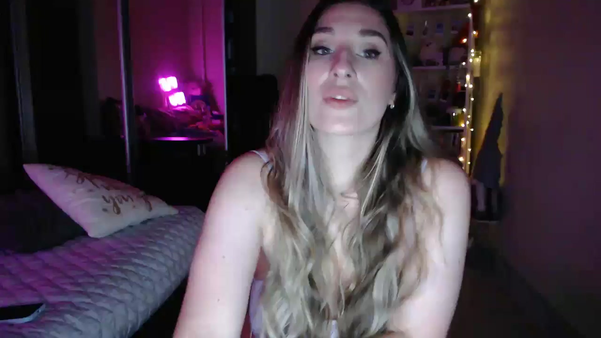 Gallery image thumbnail from Adriana_b's myfreecams stream on, 03/01/2026, 18:27 image 16 of 20