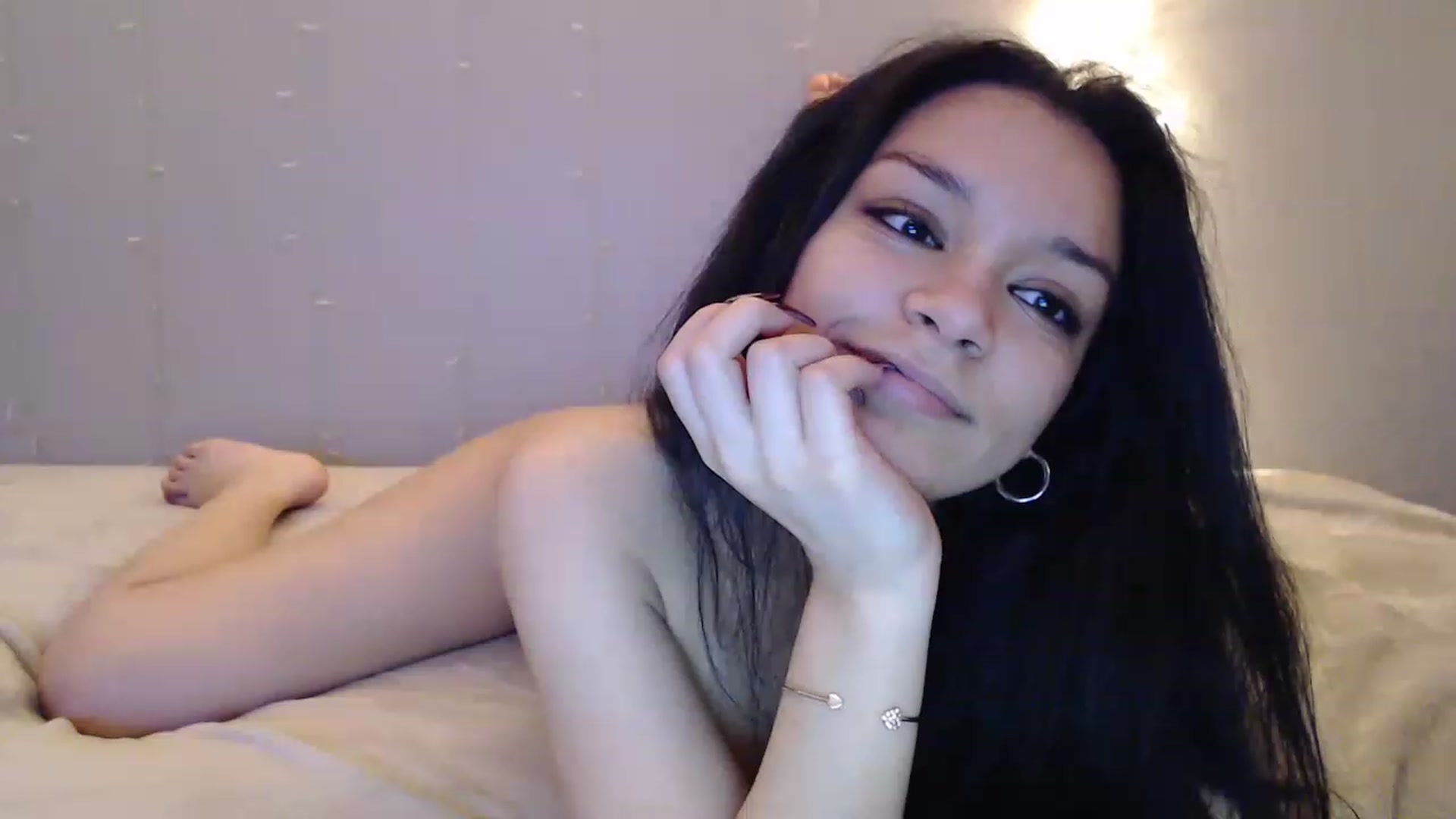 Gallery image thumbnail from Adrianaxo1's myfreecams stream on, 04/01/2023, 10:17 image 9 of 20