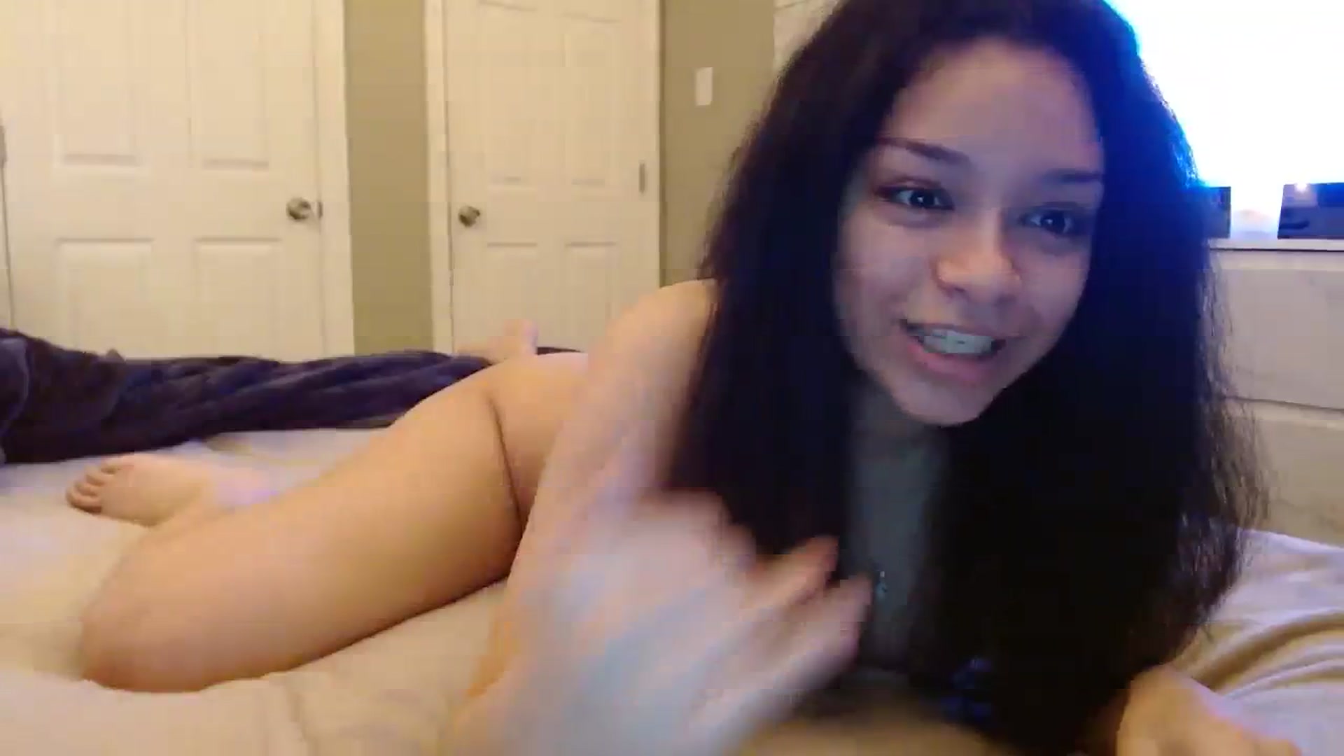 Gallery image thumbnail from Adrianaxo1's myfreecams stream on, 09/05/2023, 11:11 image 11 of 20