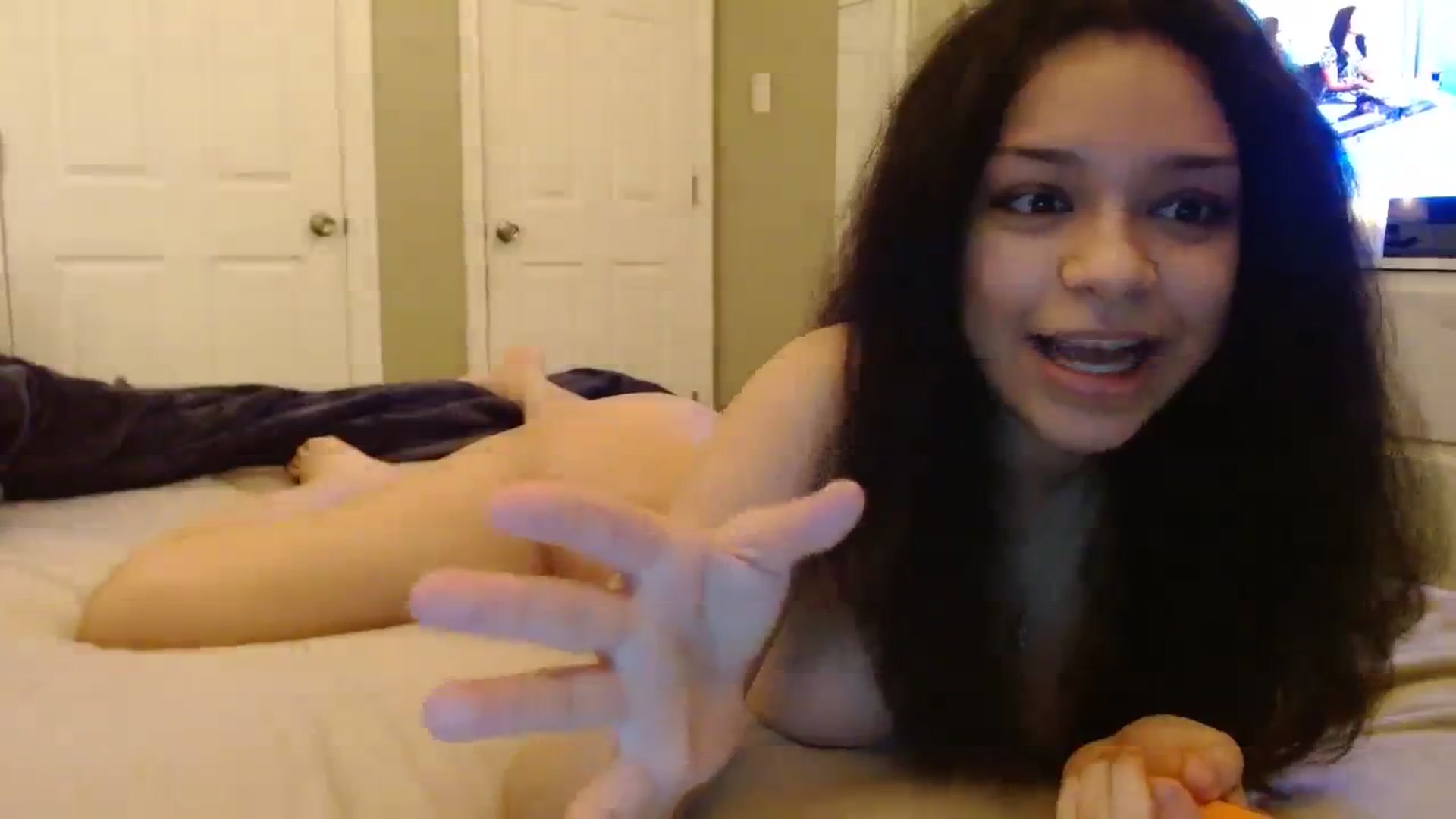 Gallery image thumbnail from Adrianaxo1's myfreecams stream on, 09/05/2023, 11:11 image 9 of 20