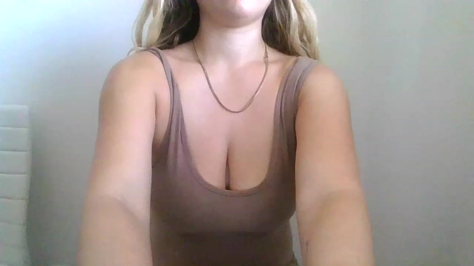 Gallery image thumbnail from Adrianaxx18's myfreecams stream on, 11/14/2022, 13:59 image 5 of 20