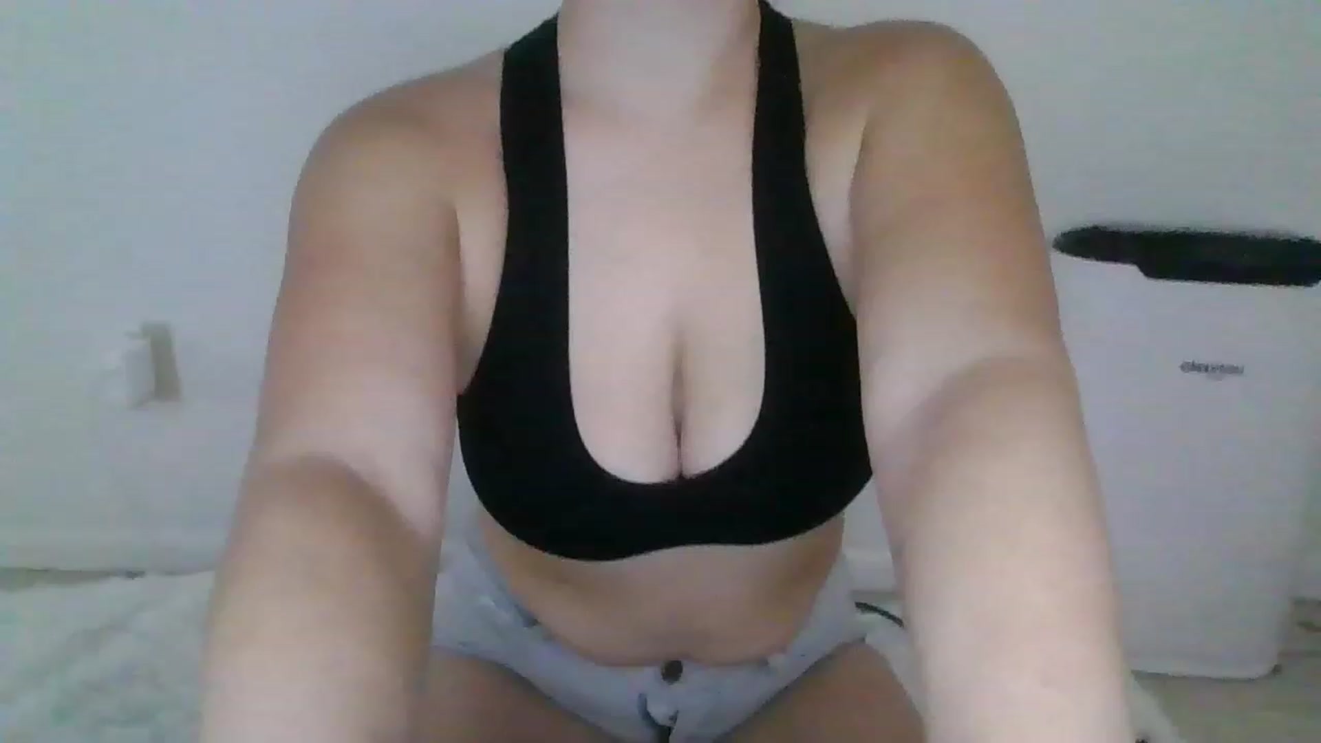 Gallery image thumbnail from Adrianaxx18's myfreecams stream on, 01/22/2023, 14:01 image 17 of 20
